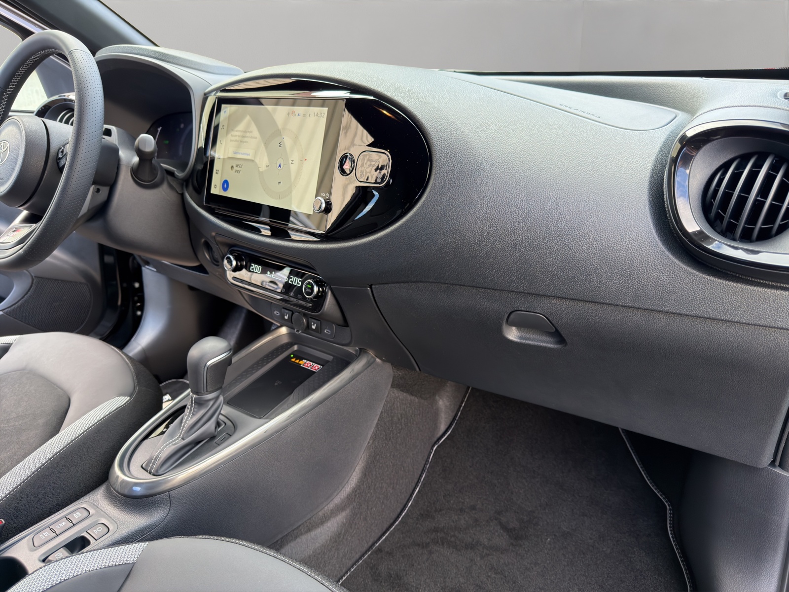 TOYOTA Aygo X 1.5 GR Sport e-CVT-image-15