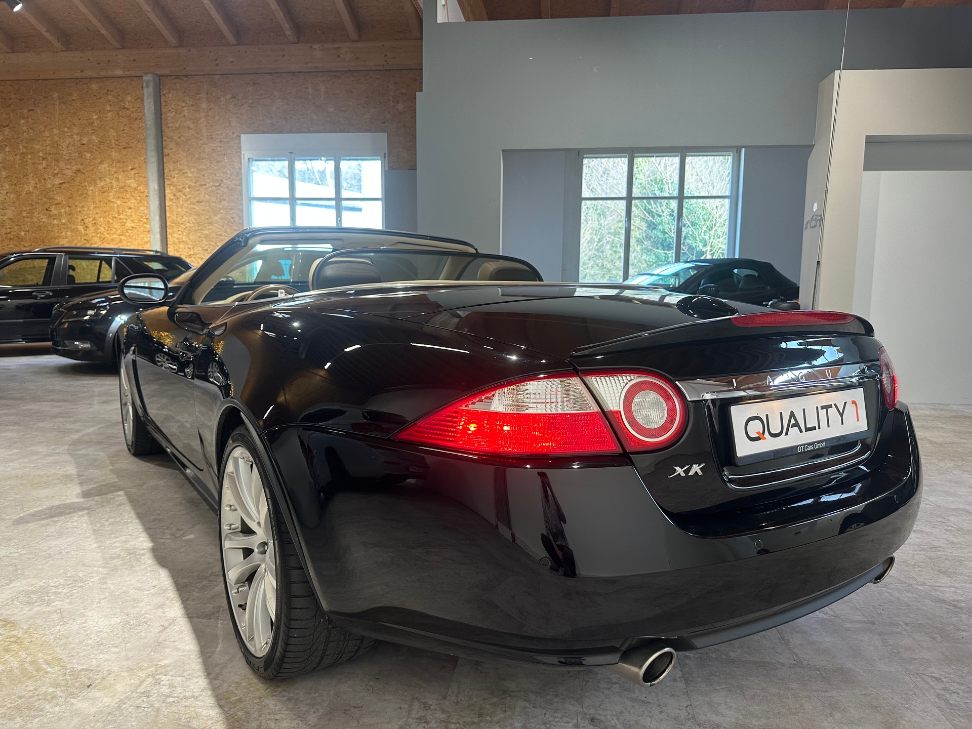 JAGUAR XK 4.2 V8 Convertible Automatic/Nahezu perfekter Zustand!Frisch ab grossem Service und frisch ab MFK!-image-4