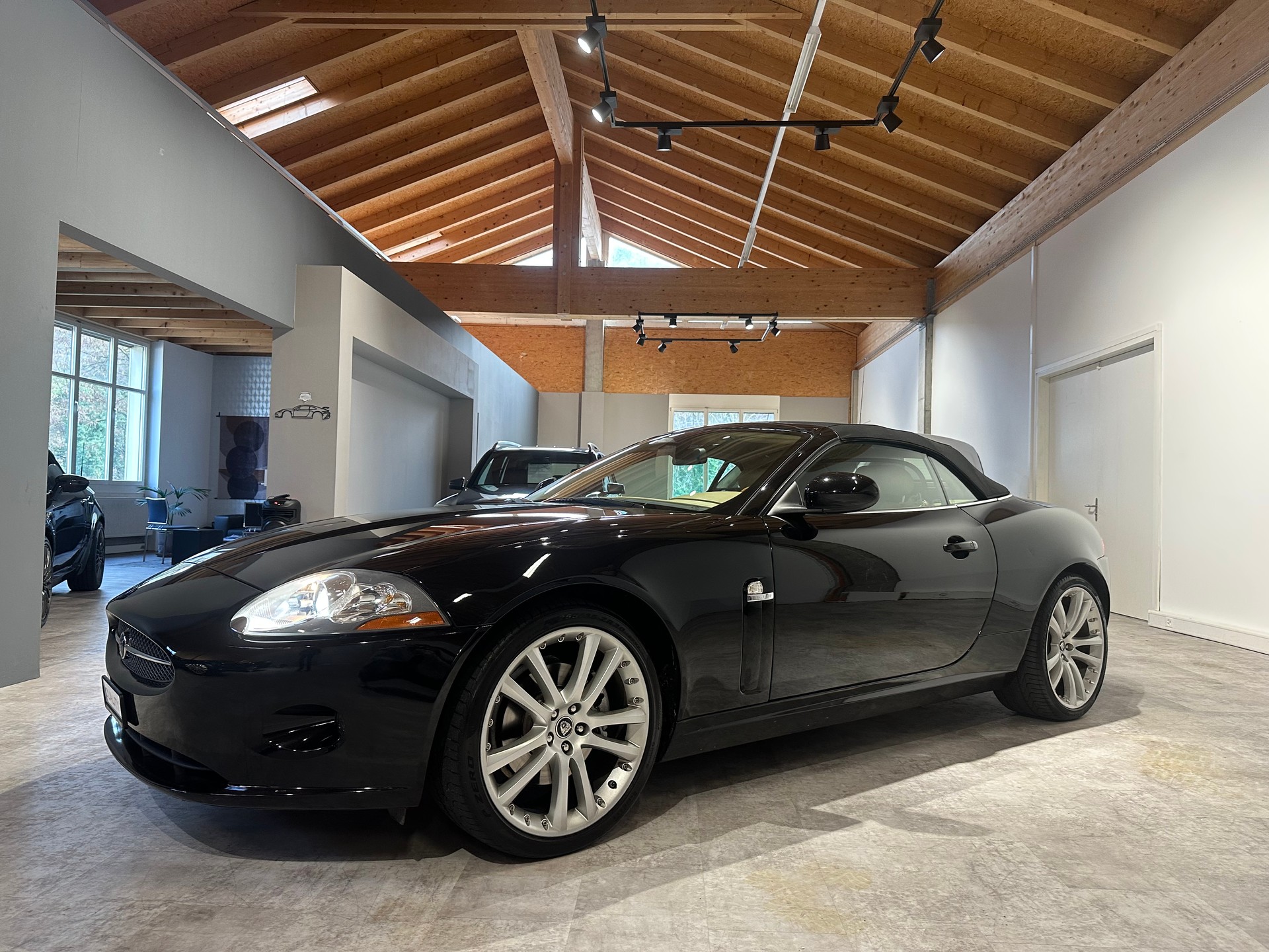 JAGUAR XK 4.2 V8 Convertible Automatic/Nahezu perfekter Zustand!Frisch ab grossem Service und frisch ab MFK!