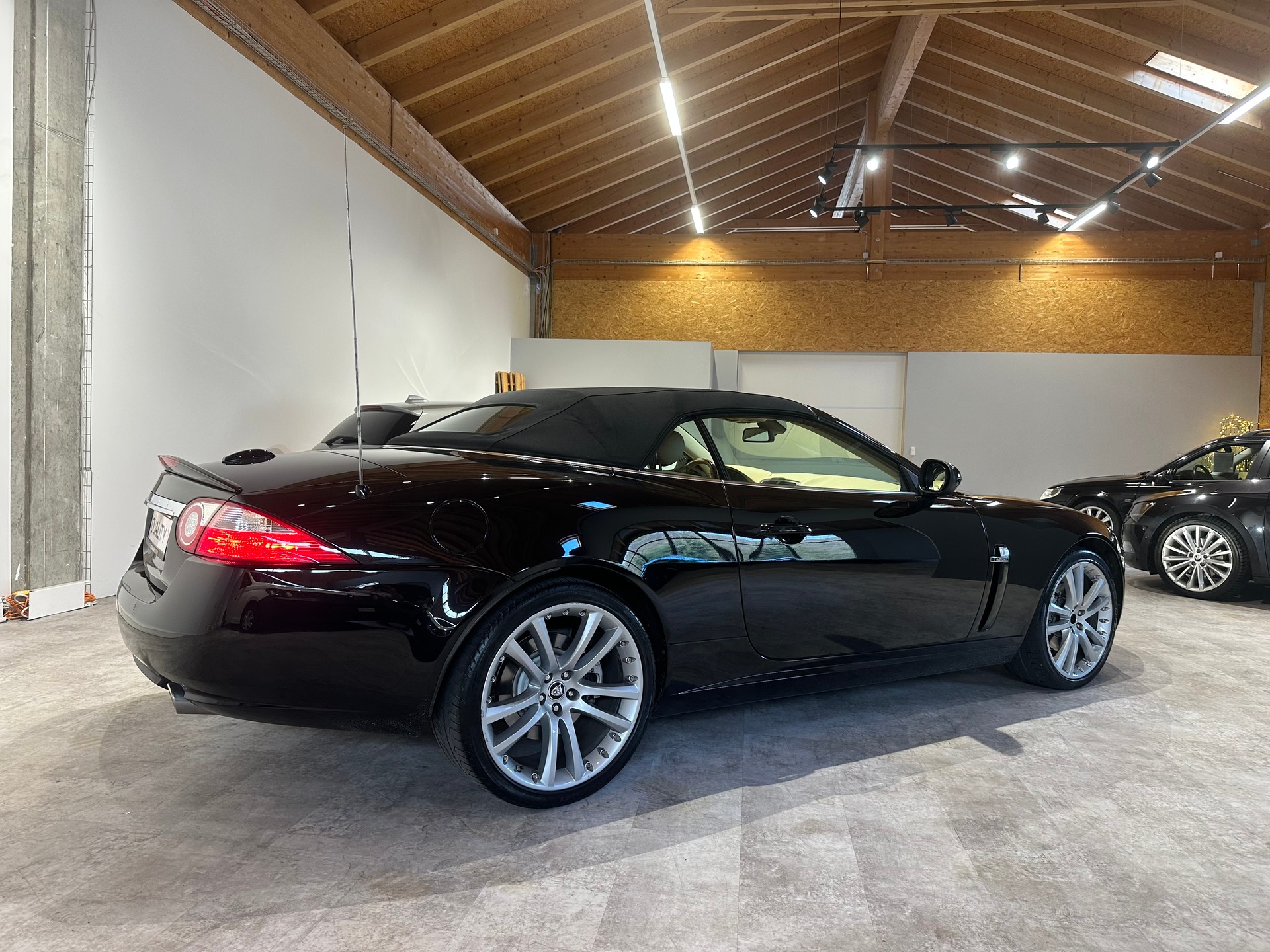 JAGUAR XK 4.2 V8 Convertible Automatic/Nahezu perfekter Zustand!Frisch ab grossem Service und frisch ab MFK!-image-8