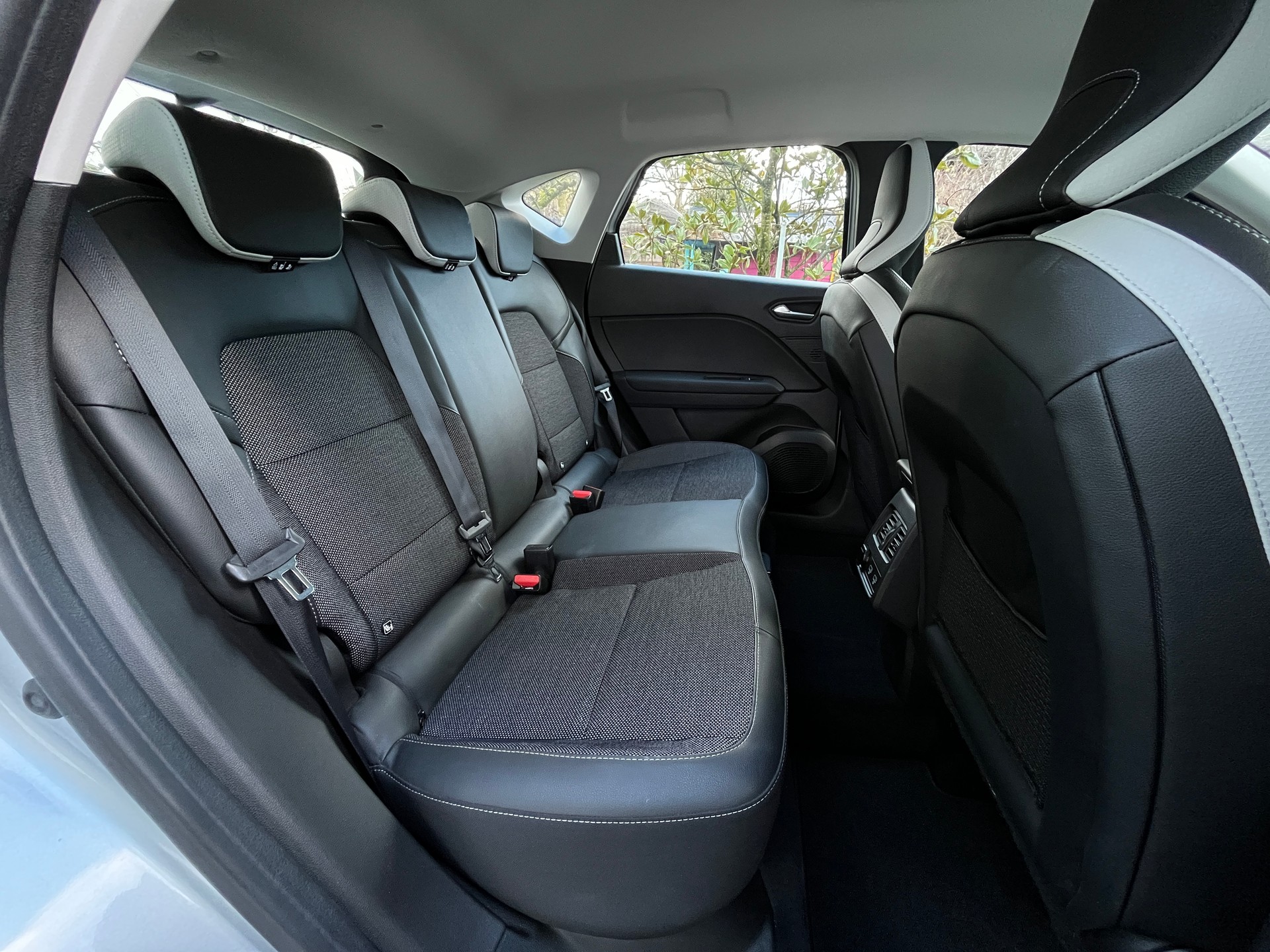 RENAULT Captur 1.3 TCe EDC Intens EDC-image-11