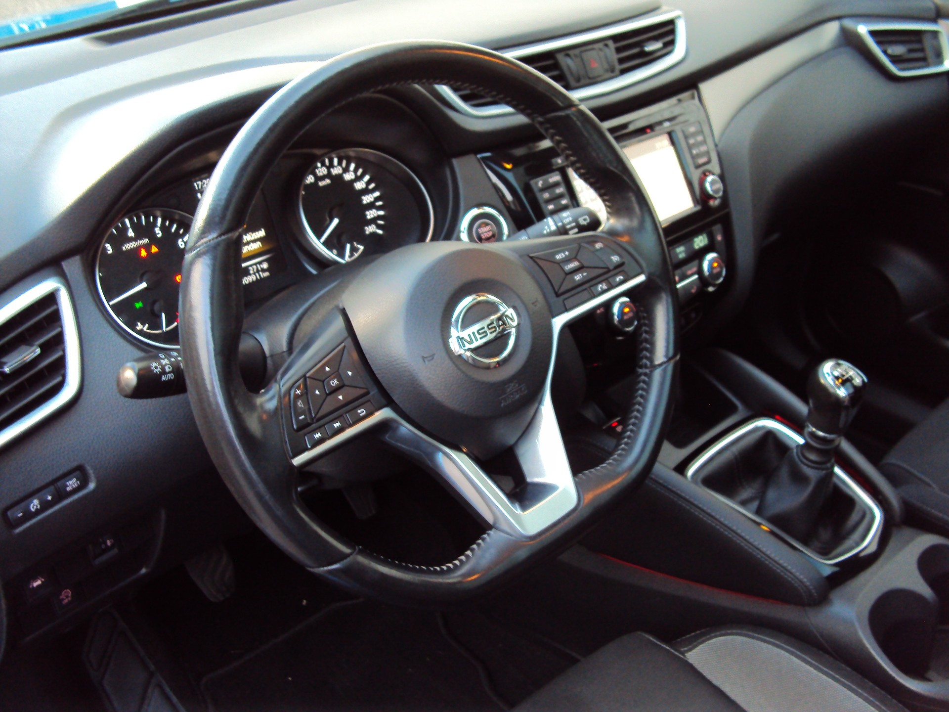 NISSAN Qashqai 1.2 DIG-T tekna-image-9