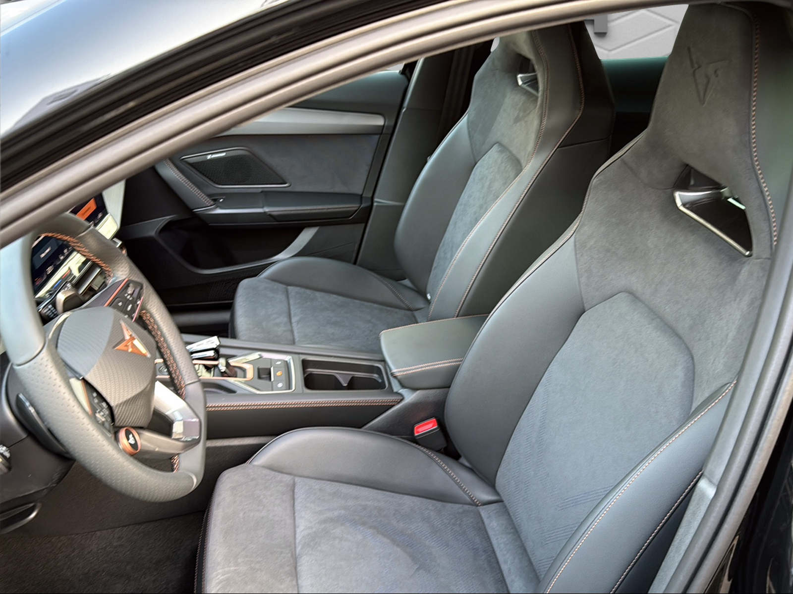 CUPRA Formentor 1.5 e-HYBRID pHEV Prime Edition VZ DSG-image-6