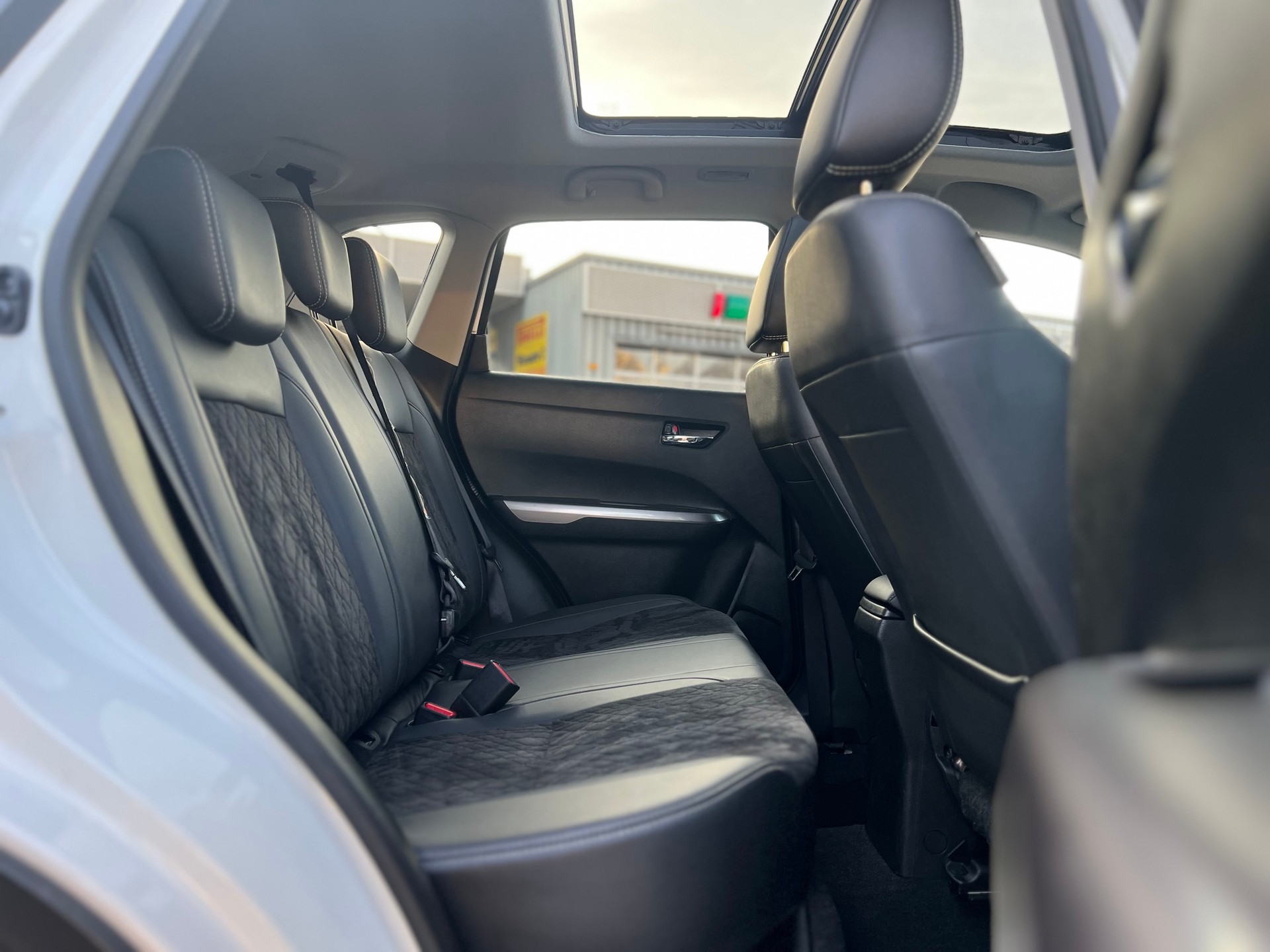SUZUKI Vitara 1.4 Boosterjet Piz Sulai Top Hybrid Automatic-image-13