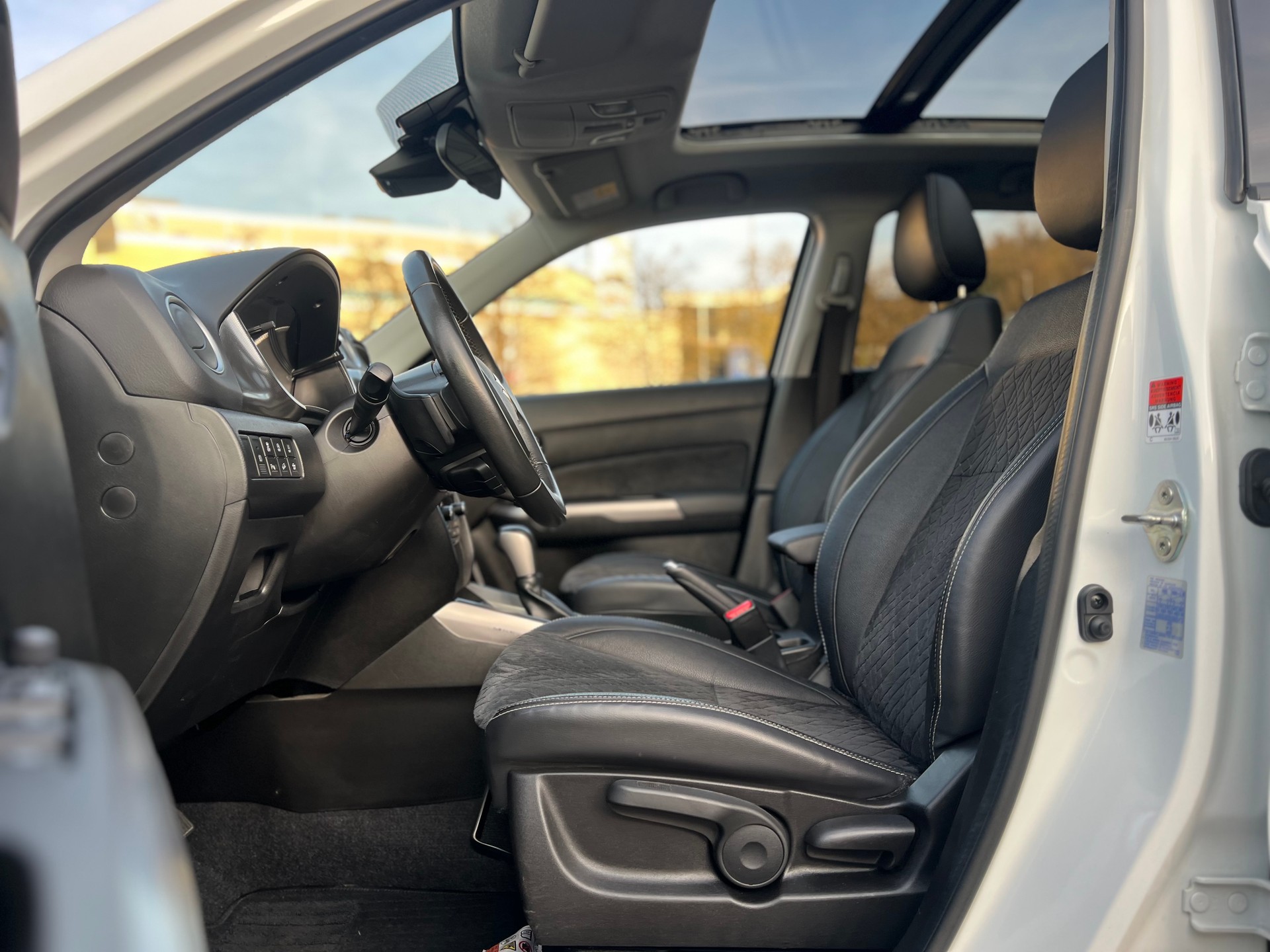 SUZUKI Vitara 1.4 Boosterjet Piz Sulai Top Hybrid Automatic-image-11