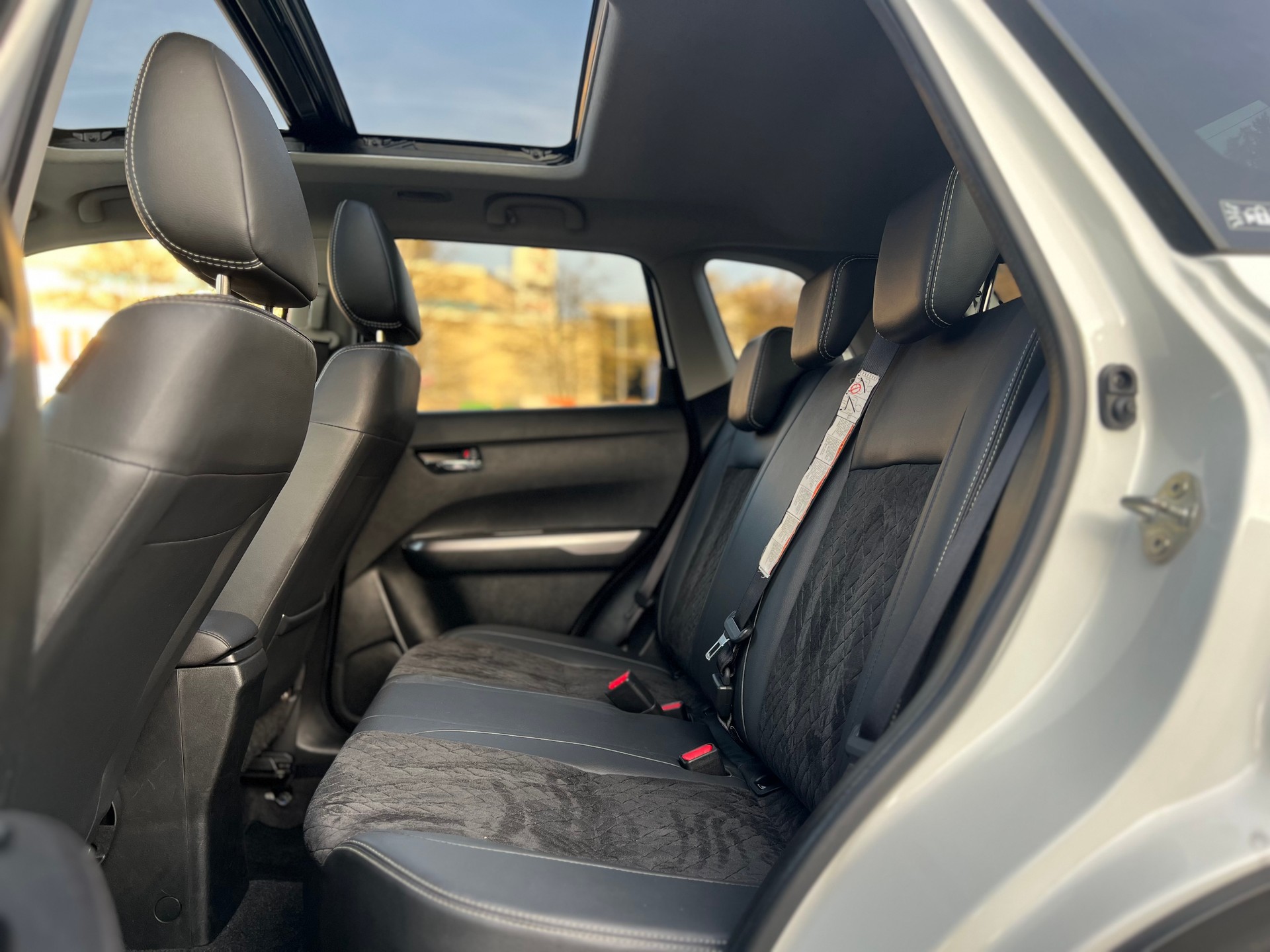 SUZUKI Vitara 1.4 Boosterjet Piz Sulai Top Hybrid Automatic-image-14