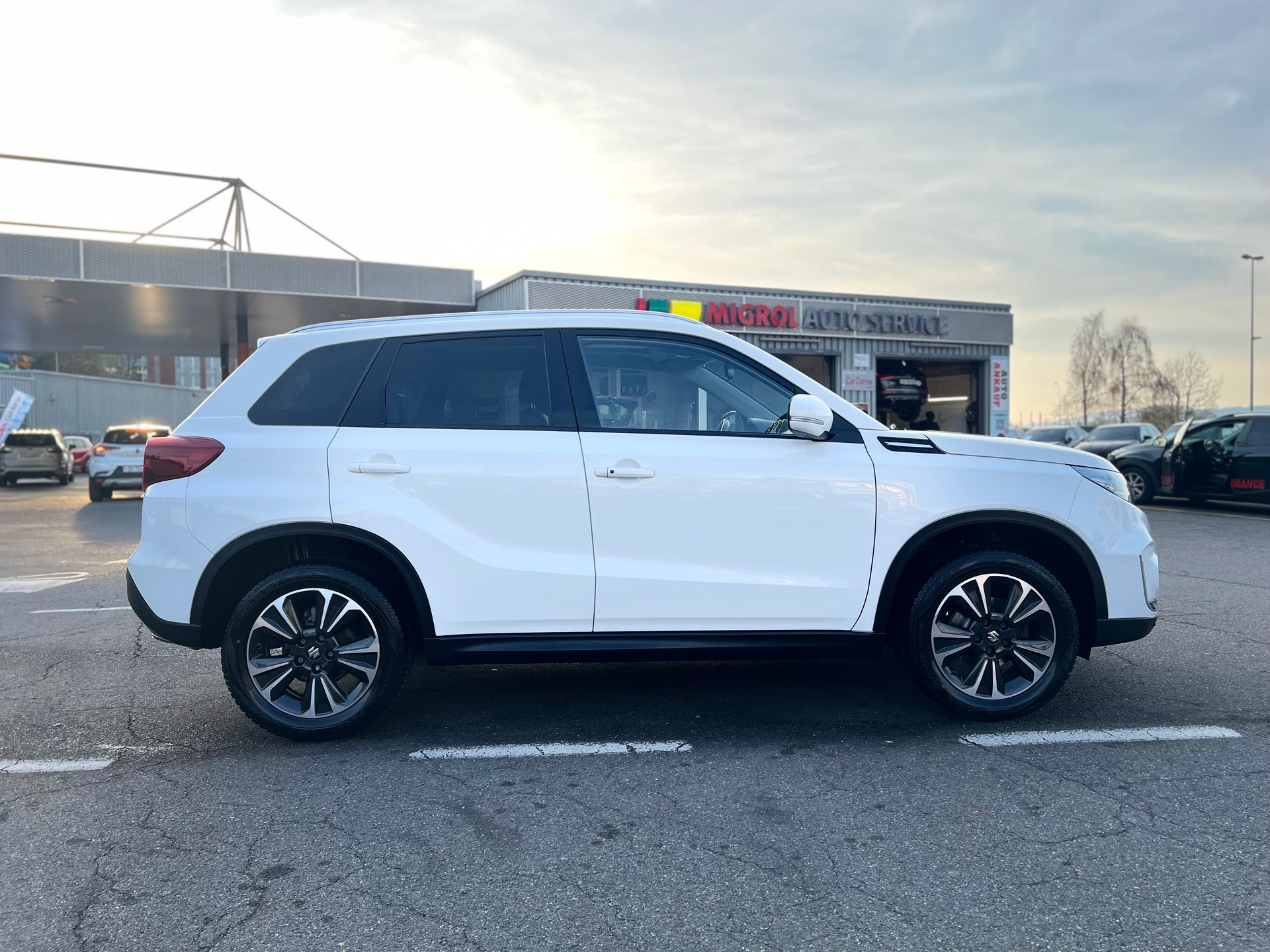 SUZUKI Vitara 1.4 Boosterjet Piz Sulai Top Hybrid Automatic-image-10