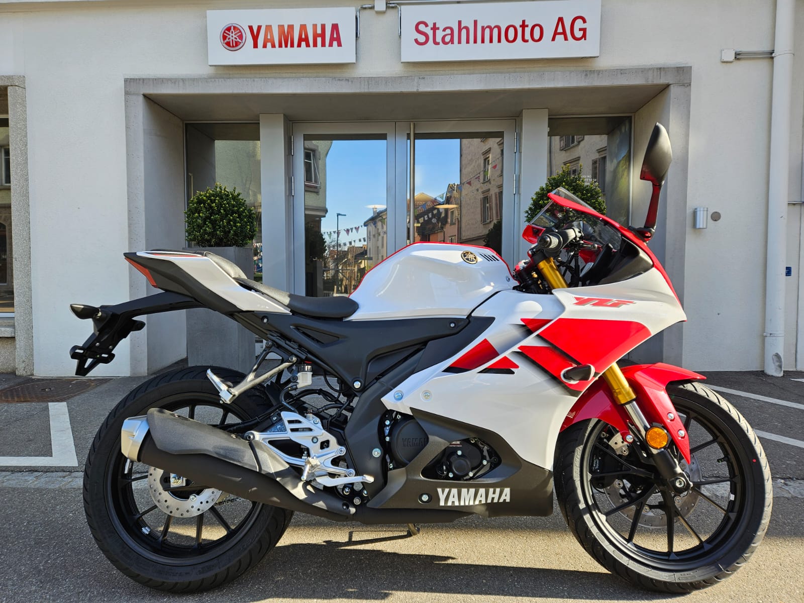 YAMAHA YZF-R 125 ABS 70th Anniversary