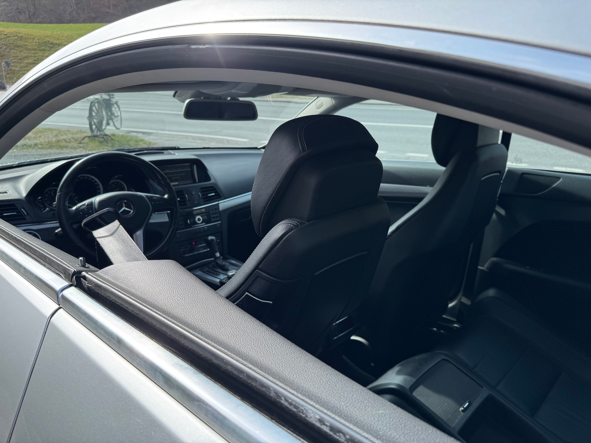 MERCEDES-BENZ E 350 CGI BlueEfficiency 7G-Tronic-image-11
