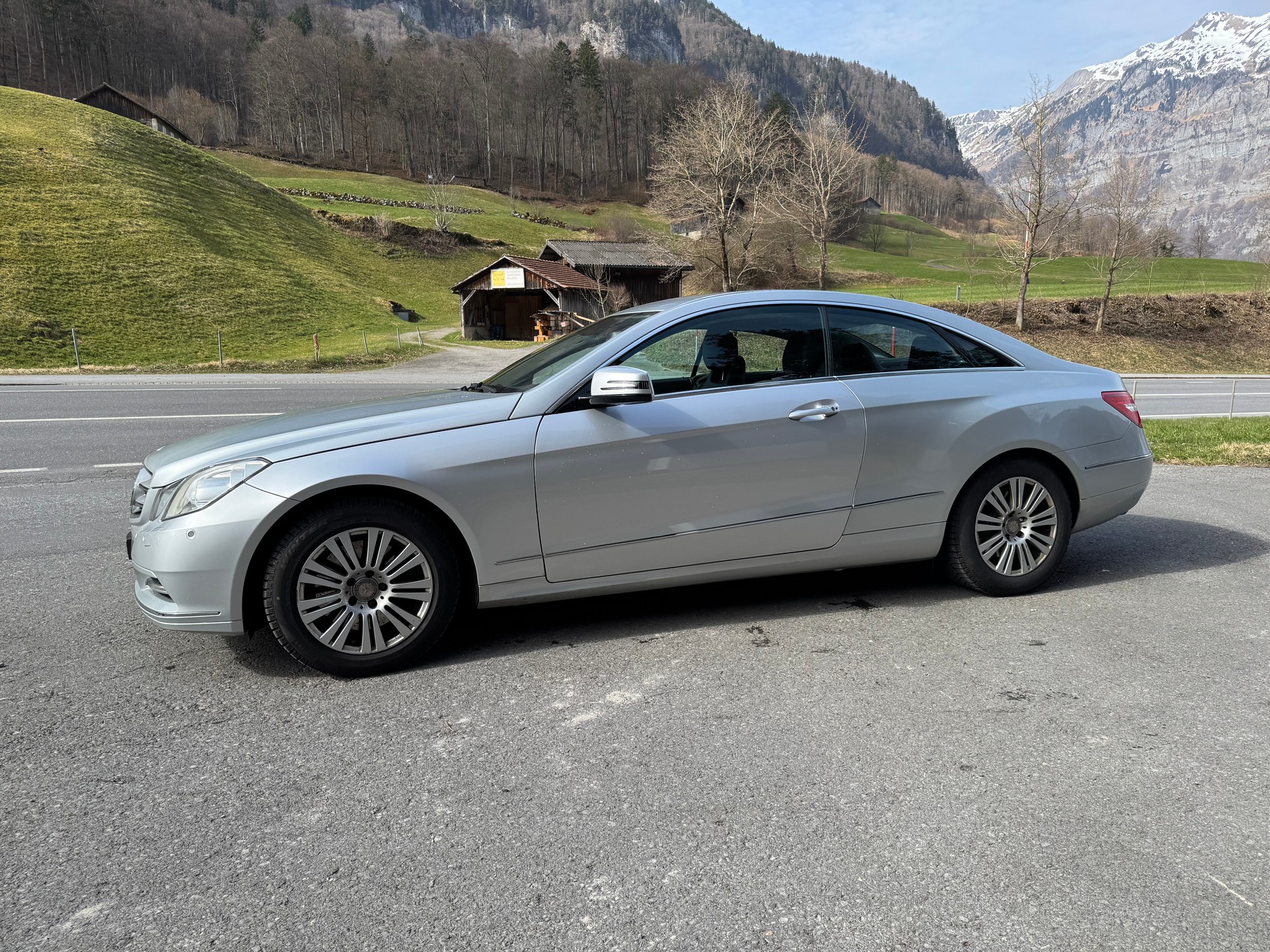MERCEDES-BENZ E 350 CGI BlueEfficiency 7G-Tronic-image-3