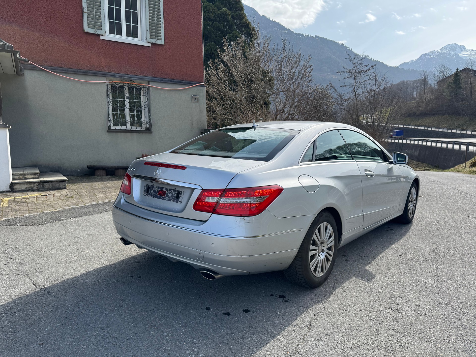 MERCEDES-BENZ E 350 CGI BlueEfficiency 7G-Tronic-image-6