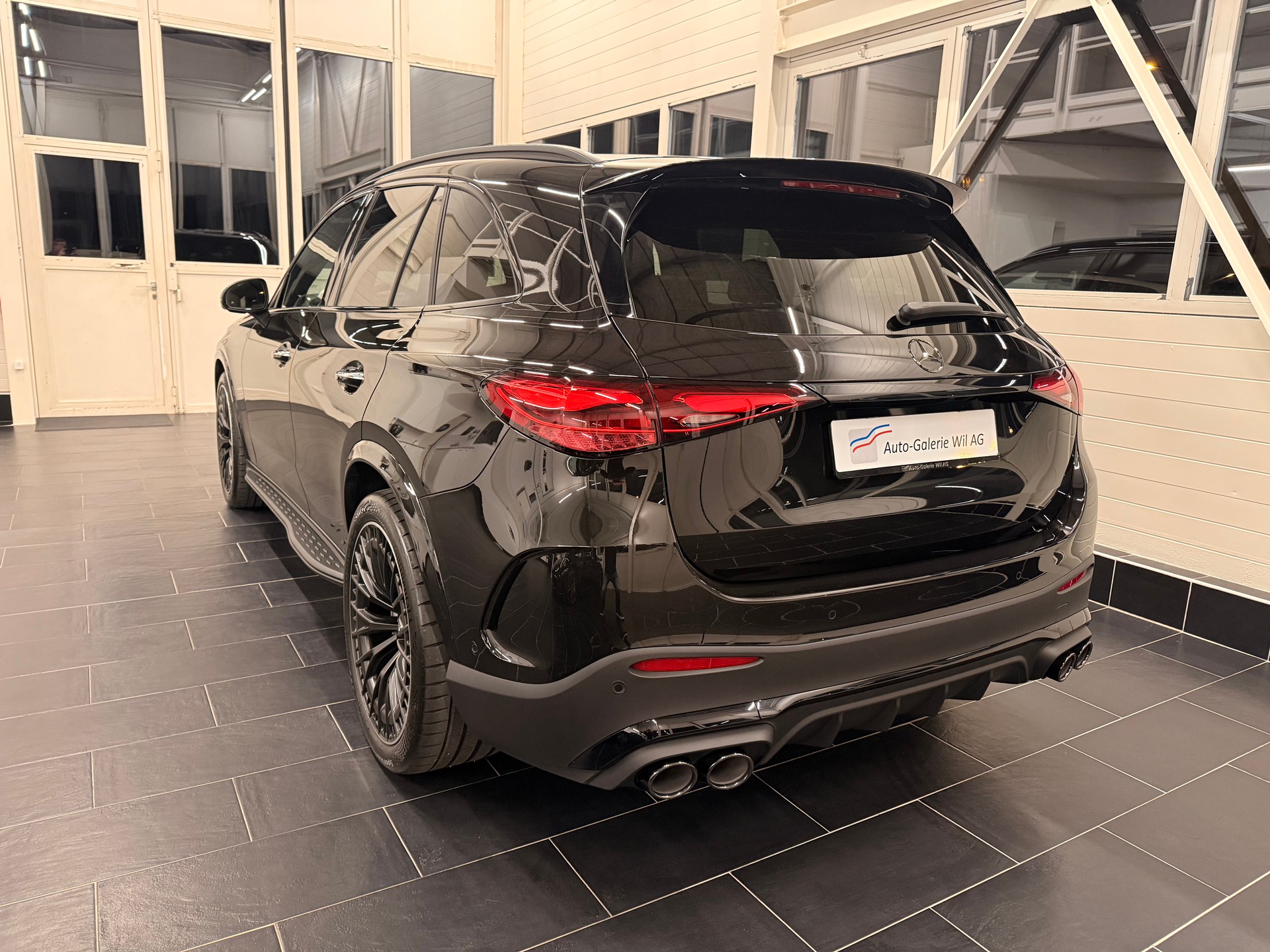 MERCEDES-BENZ GLC 43 AMG 4matic-showroom-element-3