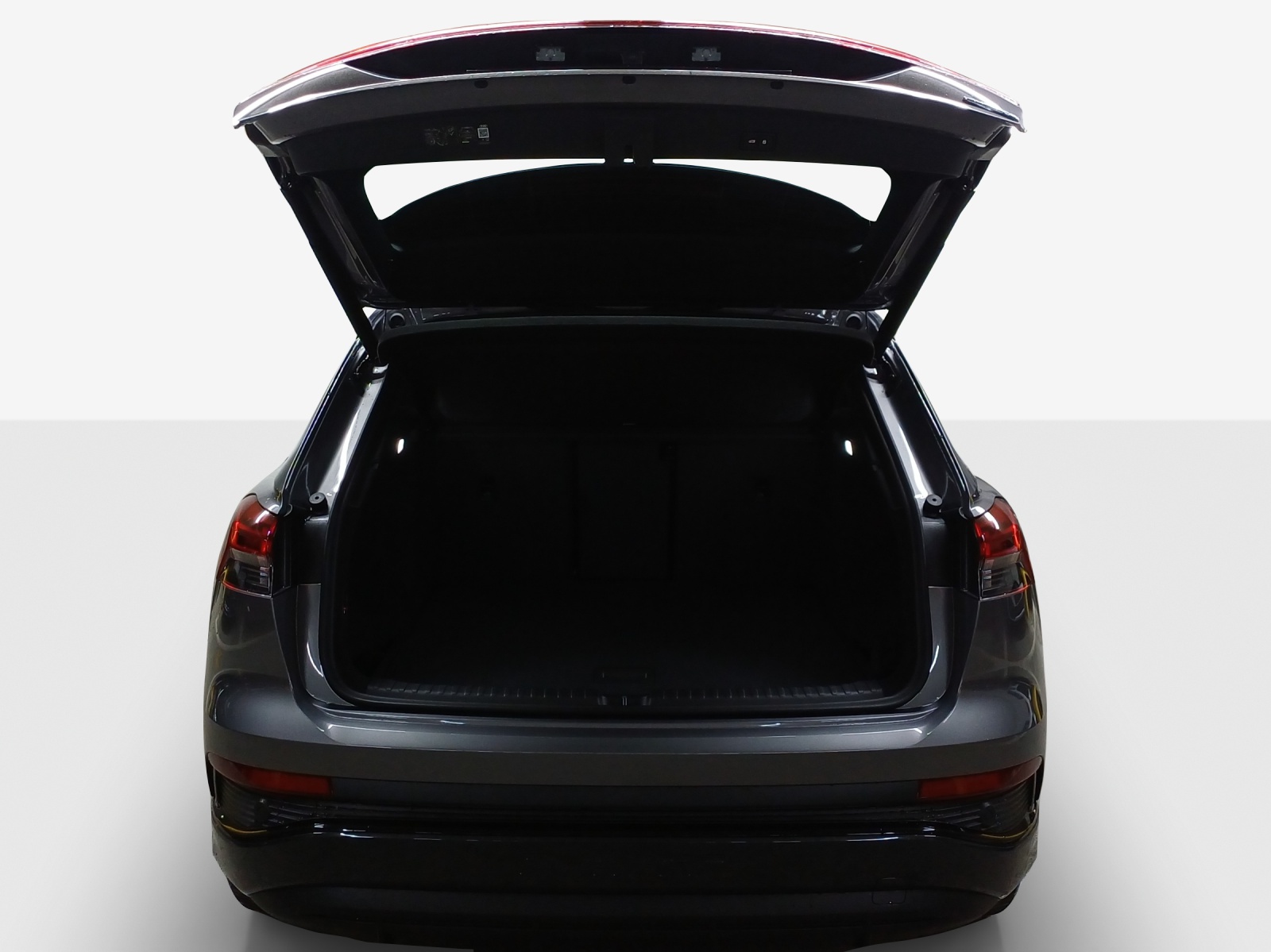 AUDI Q4 e-tron 45 Edition Swiss Ski quattro-image-12