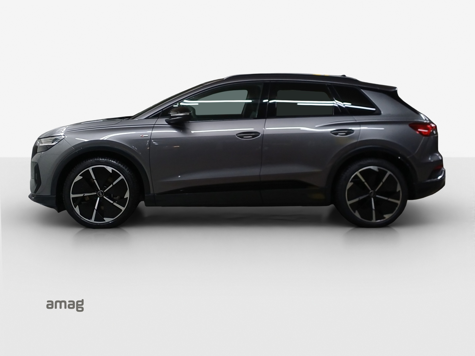 AUDI Q4 e-tron 45 Edition Swiss Ski quattro-image-1