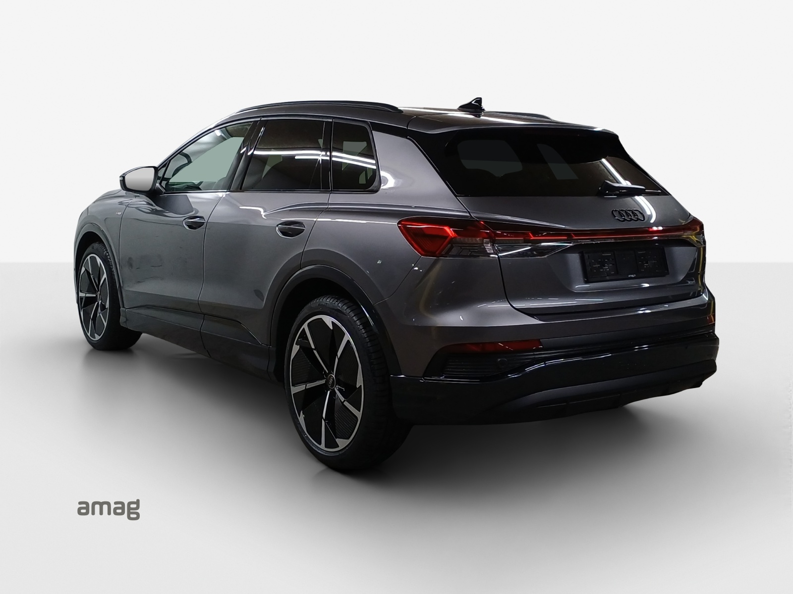 AUDI Q4 e-tron 45 Edition Swiss Ski quattro-image-2