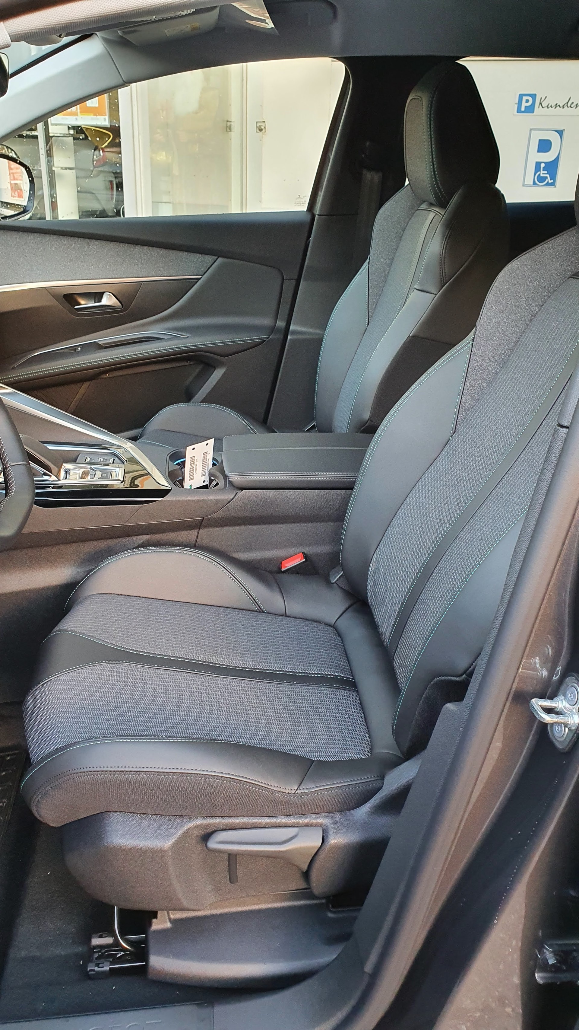 PEUGEOT 3008 Allure Pack Helvetia (412)-image-5