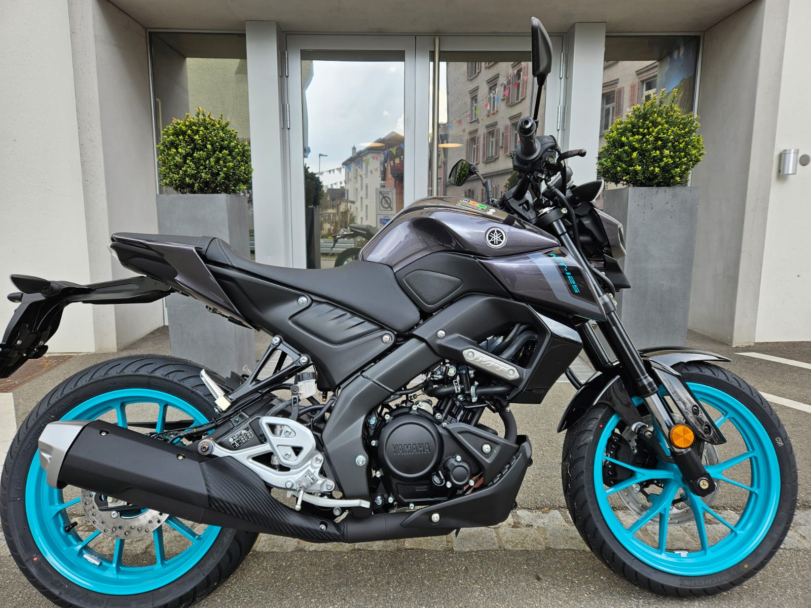 YAMAHA MT-125 ABS Modell 2024-showroom-element-1