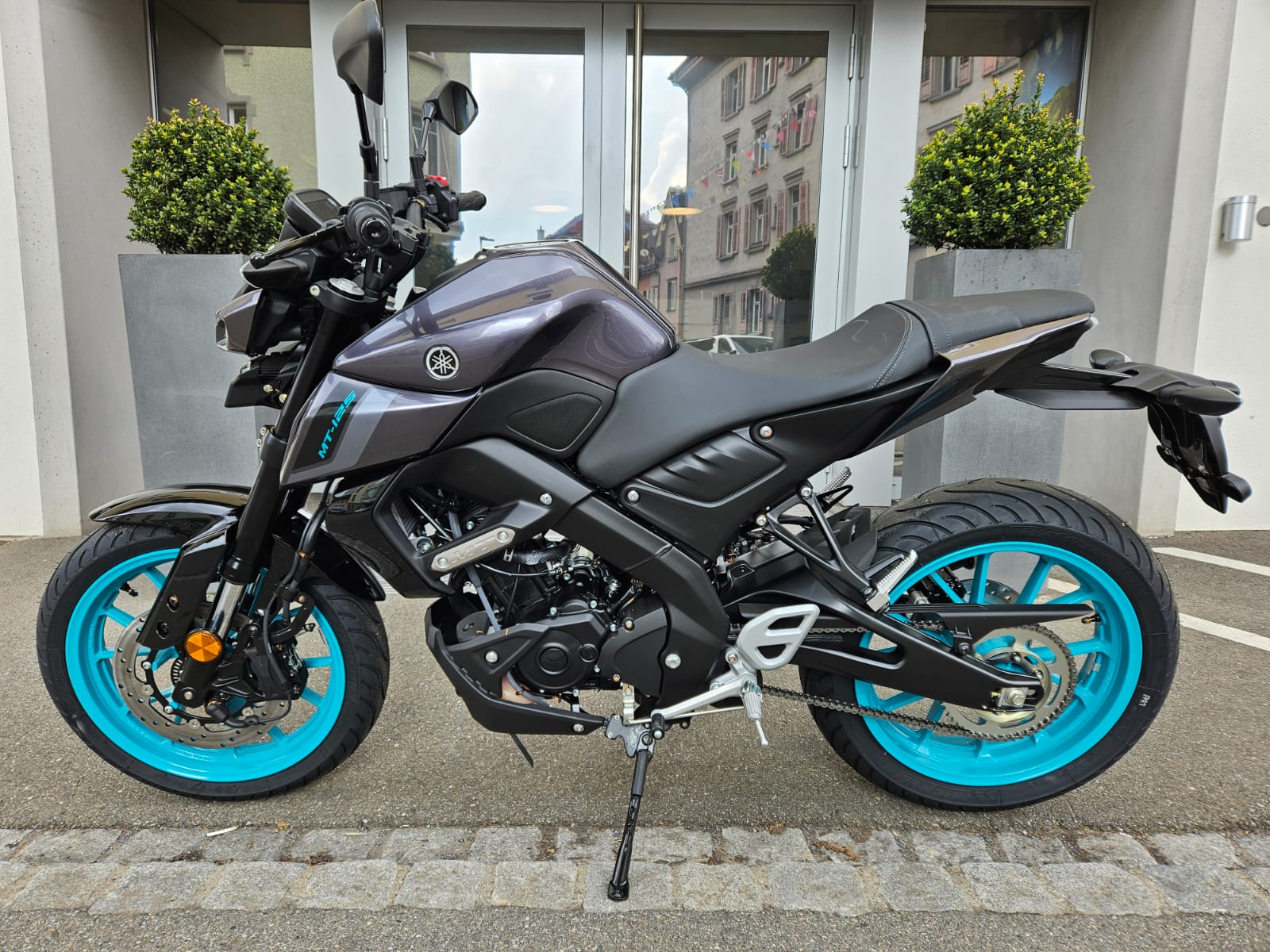 YAMAHA MT-125 ABS Modell 2024-showroom-element-2