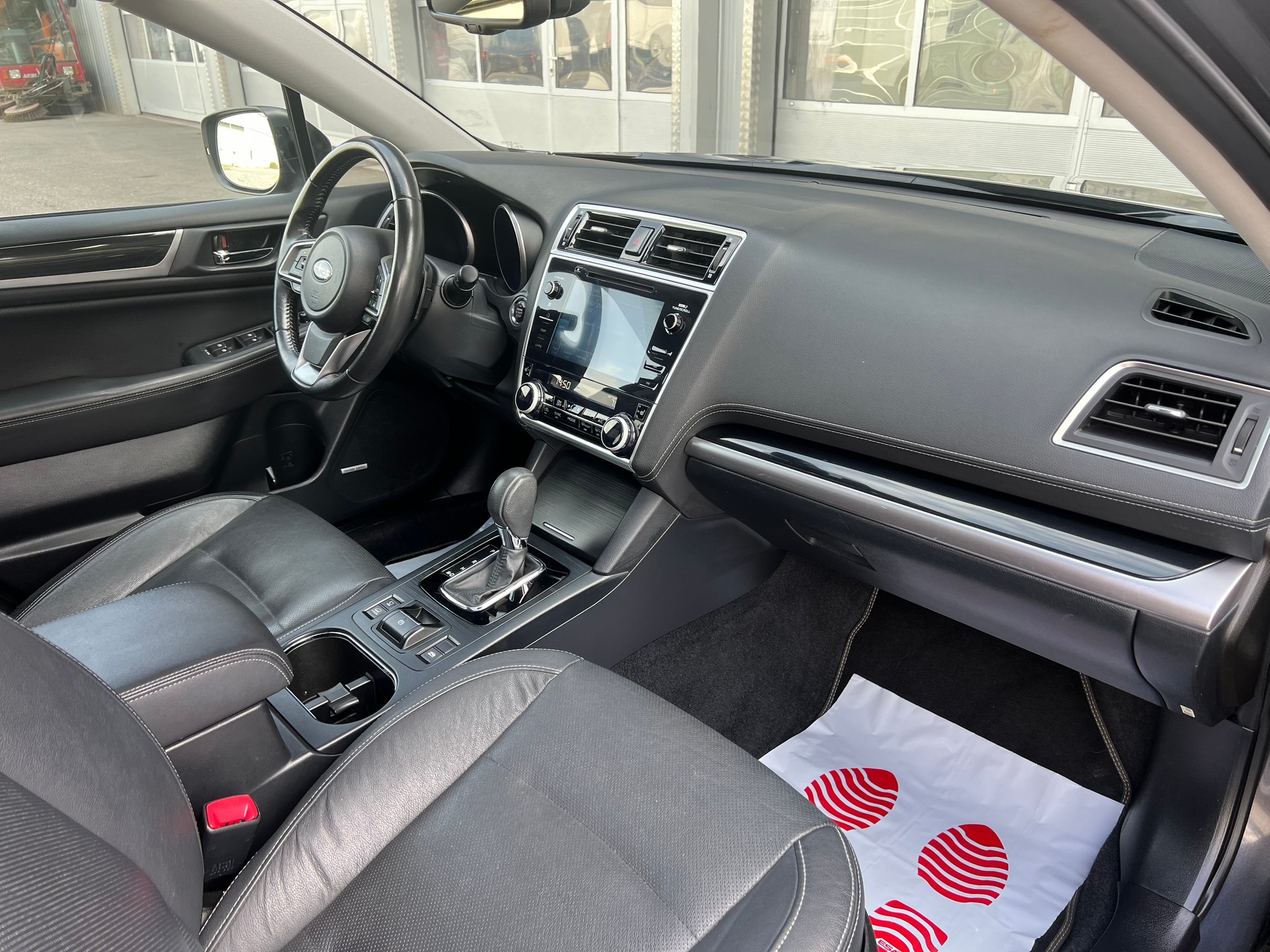 SUBARU Outback 2.5i Swiss AWD Lineartronic-image-10