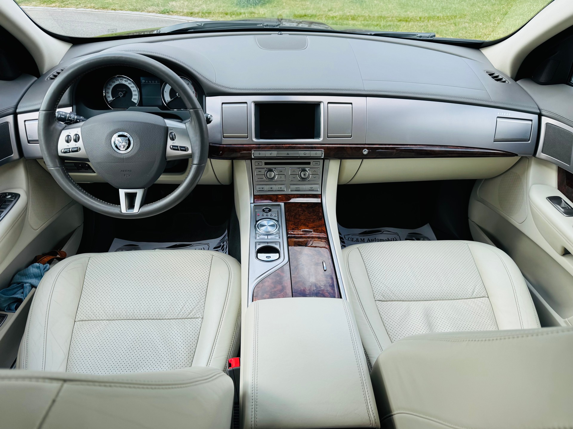 JAGUAR XF 3.0d S V6 Premium Luxury *AB MFK & Service*-image-8