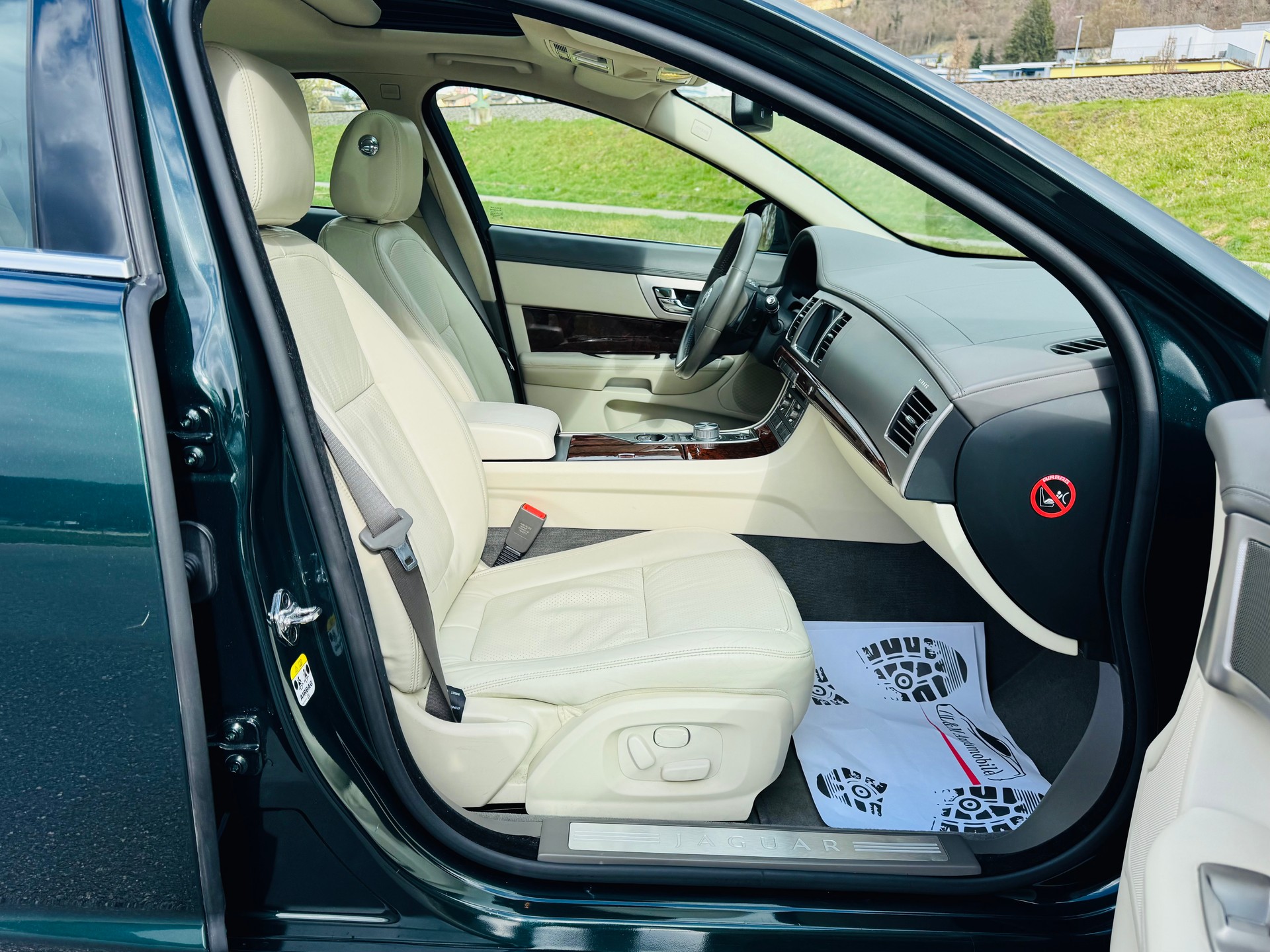 JAGUAR XF 3.0d S V6 Premium Luxury *AB MFK & Service*-image-11