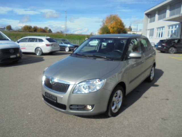 SKODA Fabia 1.6 Elegance Tiptronic-image-0