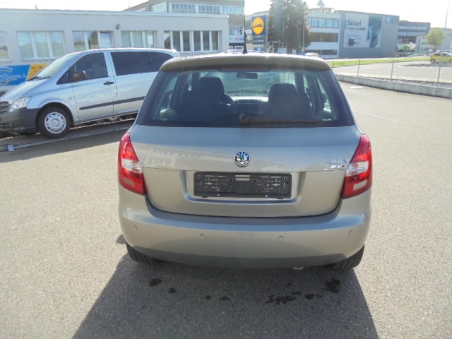 SKODA Fabia 1.6 Elegance Tiptronic-image-14