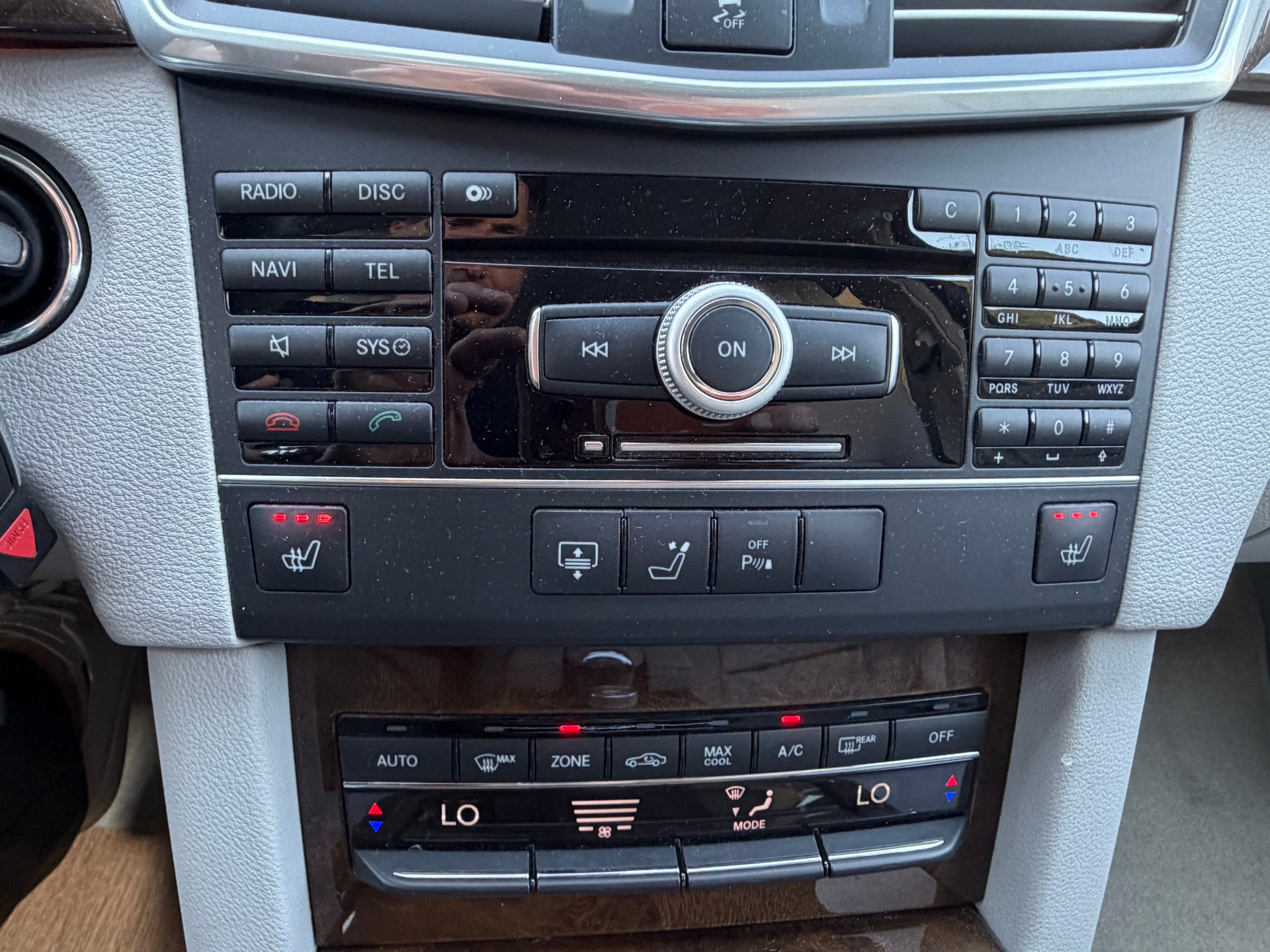 MERCEDES-BENZ E 350 Avantgarde 4Matic 7G-Tronic-image-14