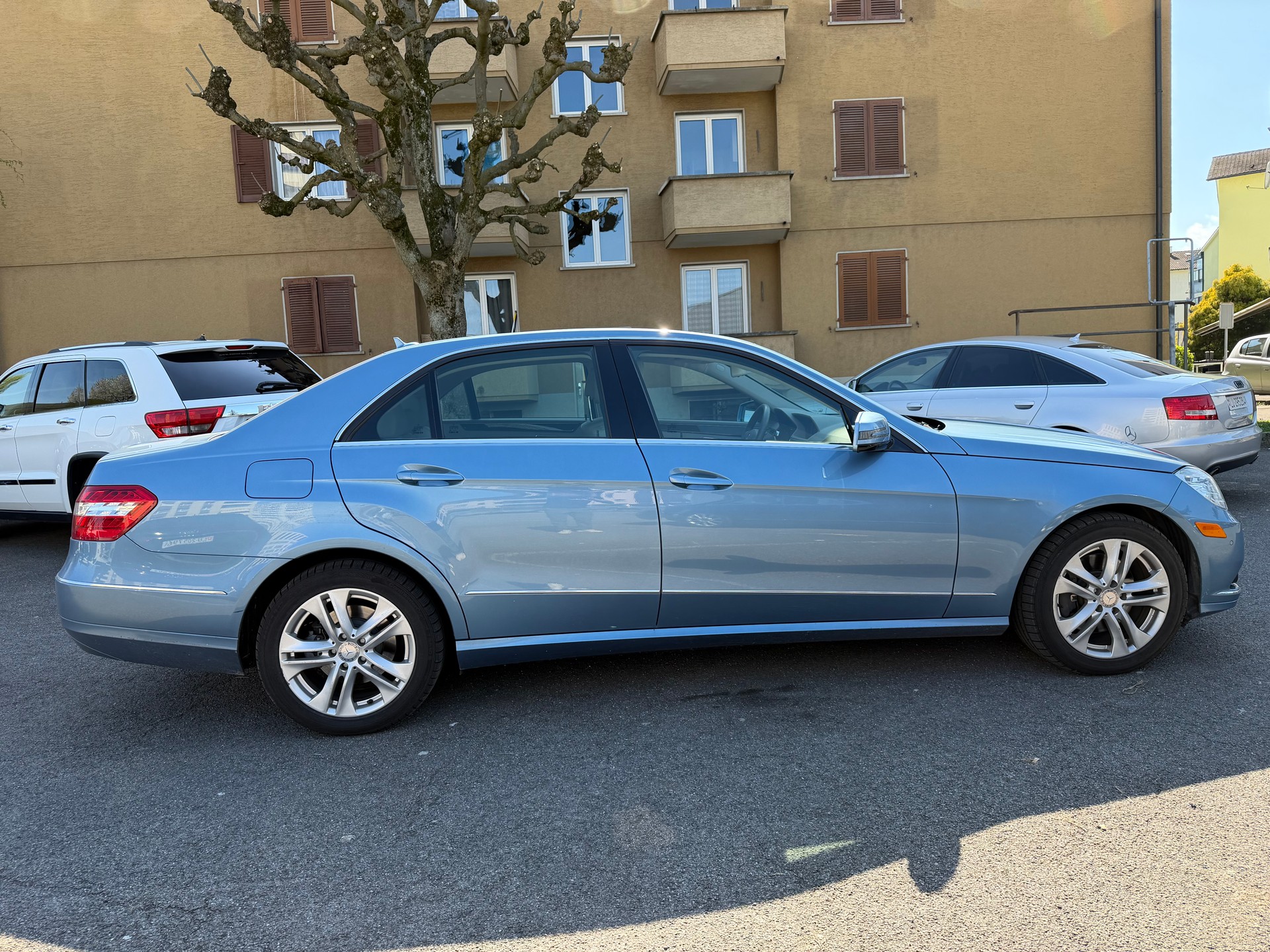 MERCEDES-BENZ E 350 Avantgarde 4Matic 7G-Tronic-image-5