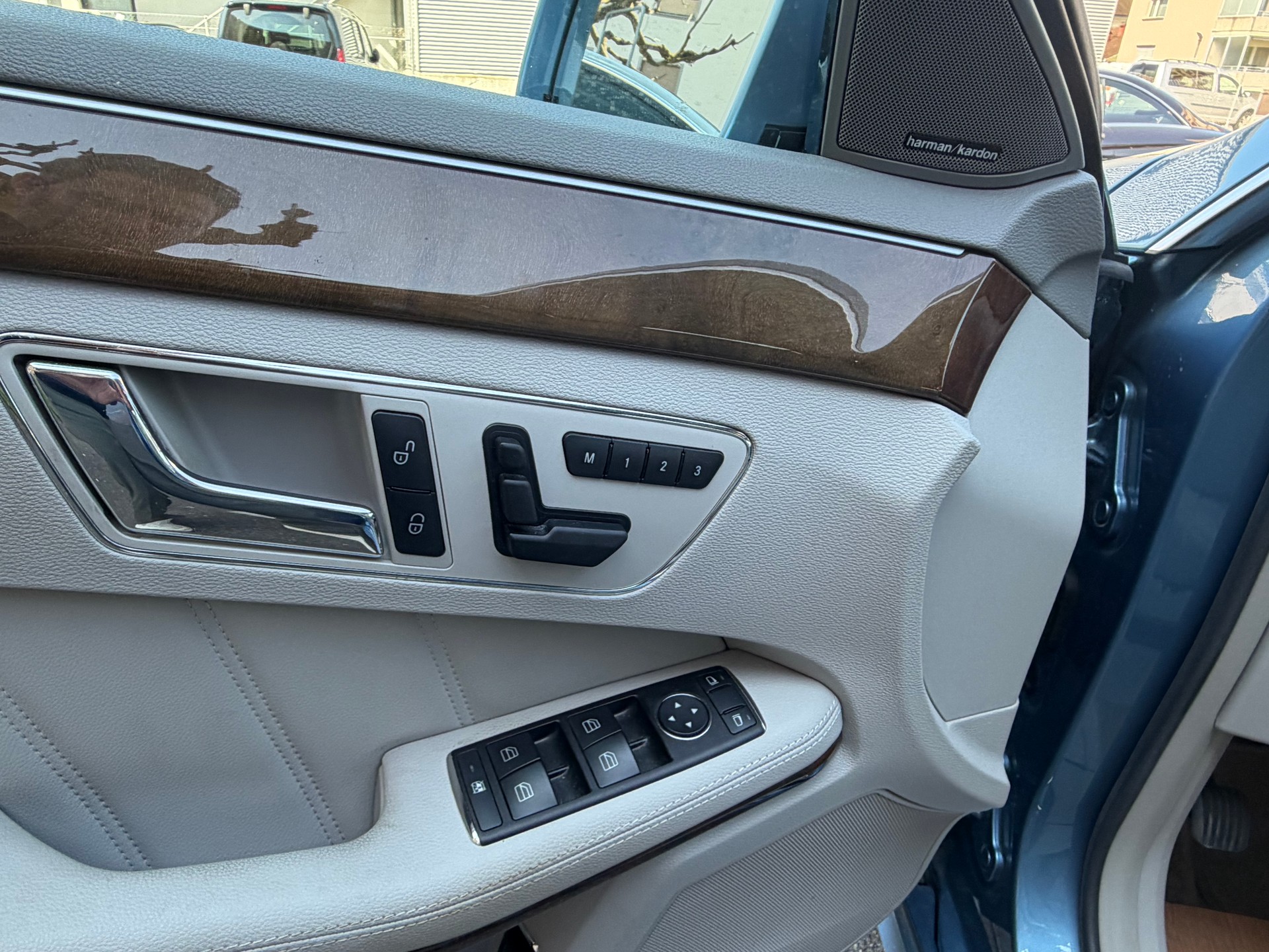 MERCEDES-BENZ E 350 Avantgarde 4Matic 7G-Tronic-image-10