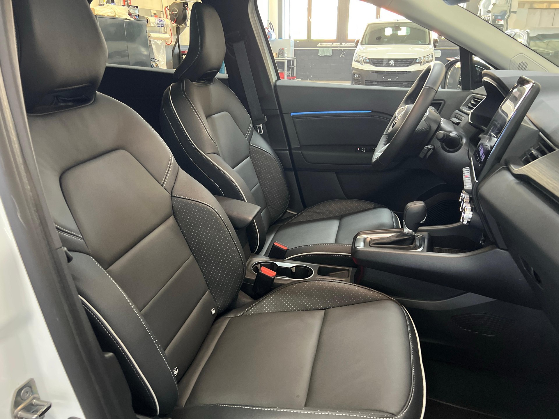 MITSUBISHI ASX 1.6 PHEV Instyle-image-9