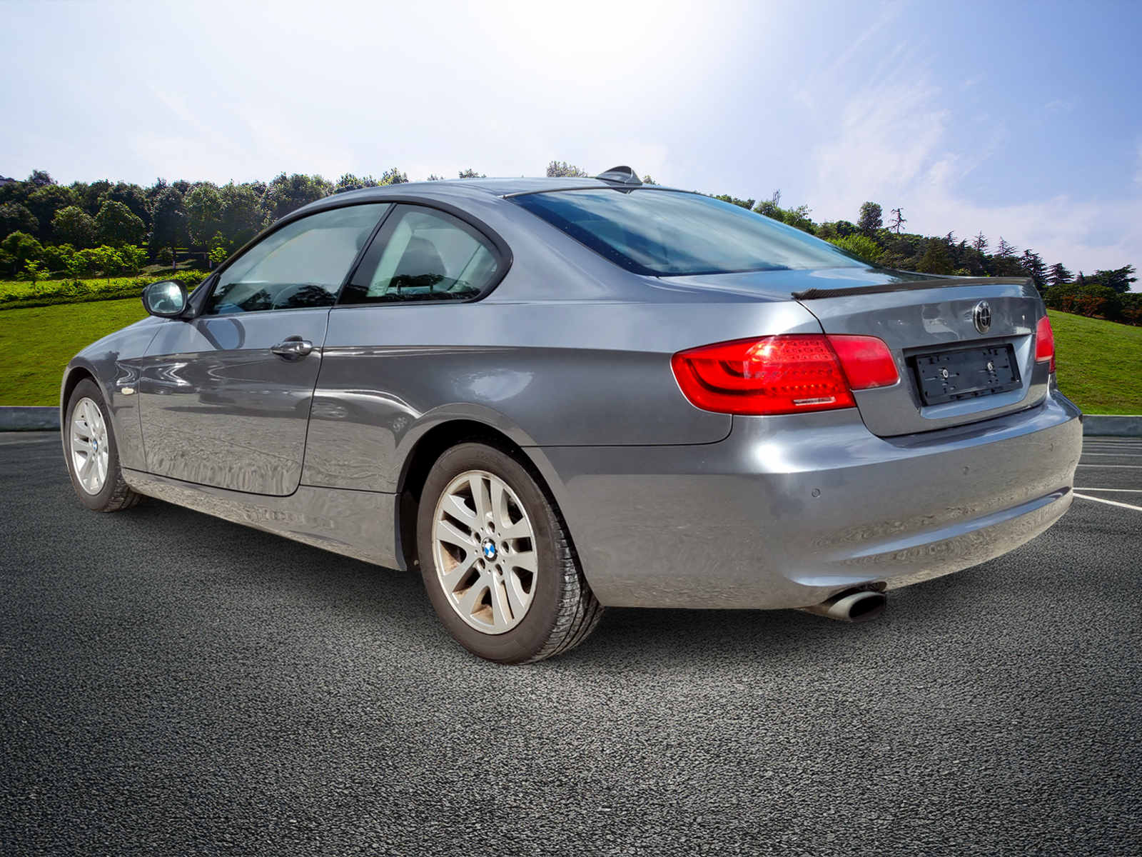 BMW 320i Coupé-image-2