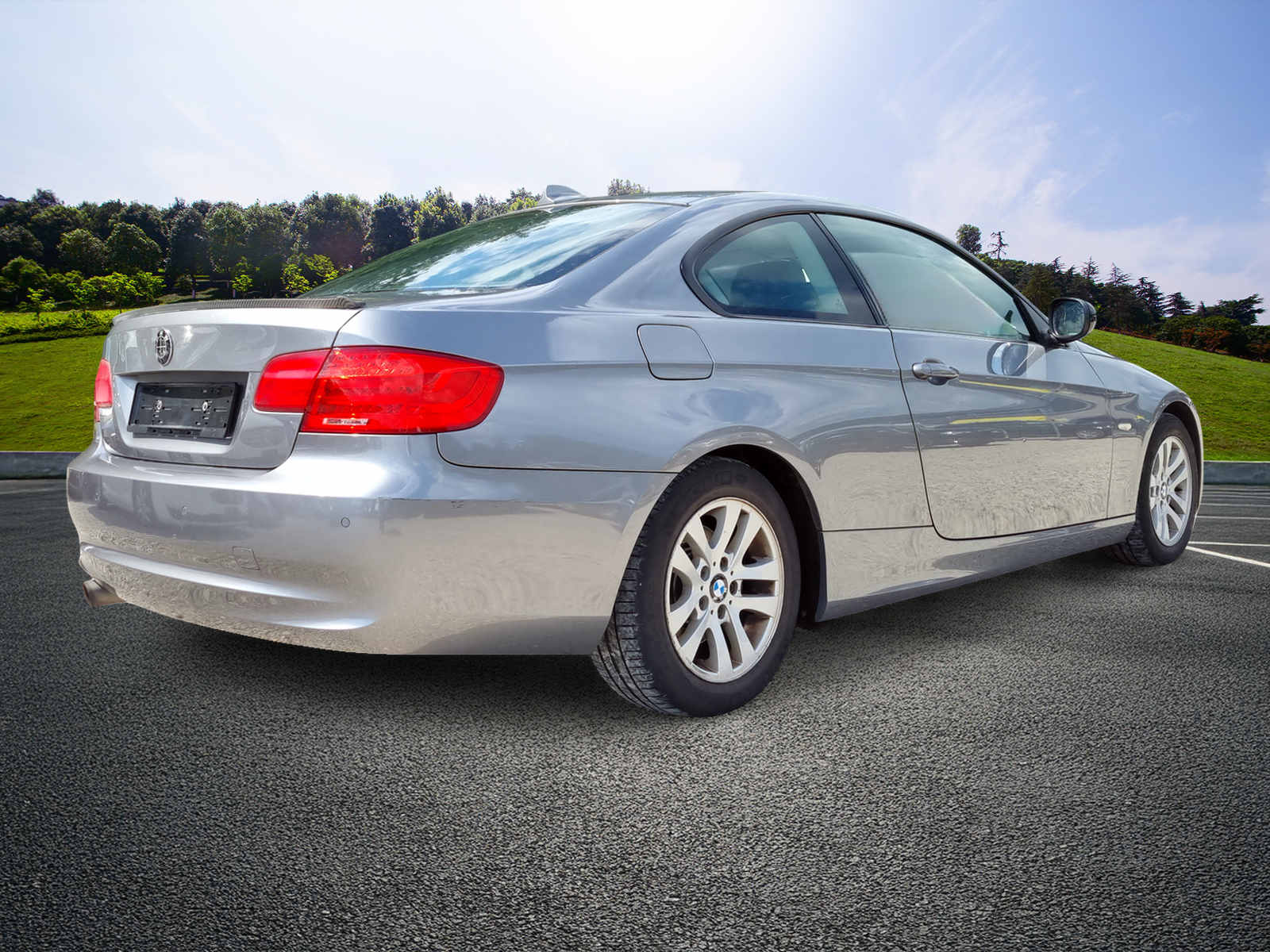 BMW 320i Coupé-image-4