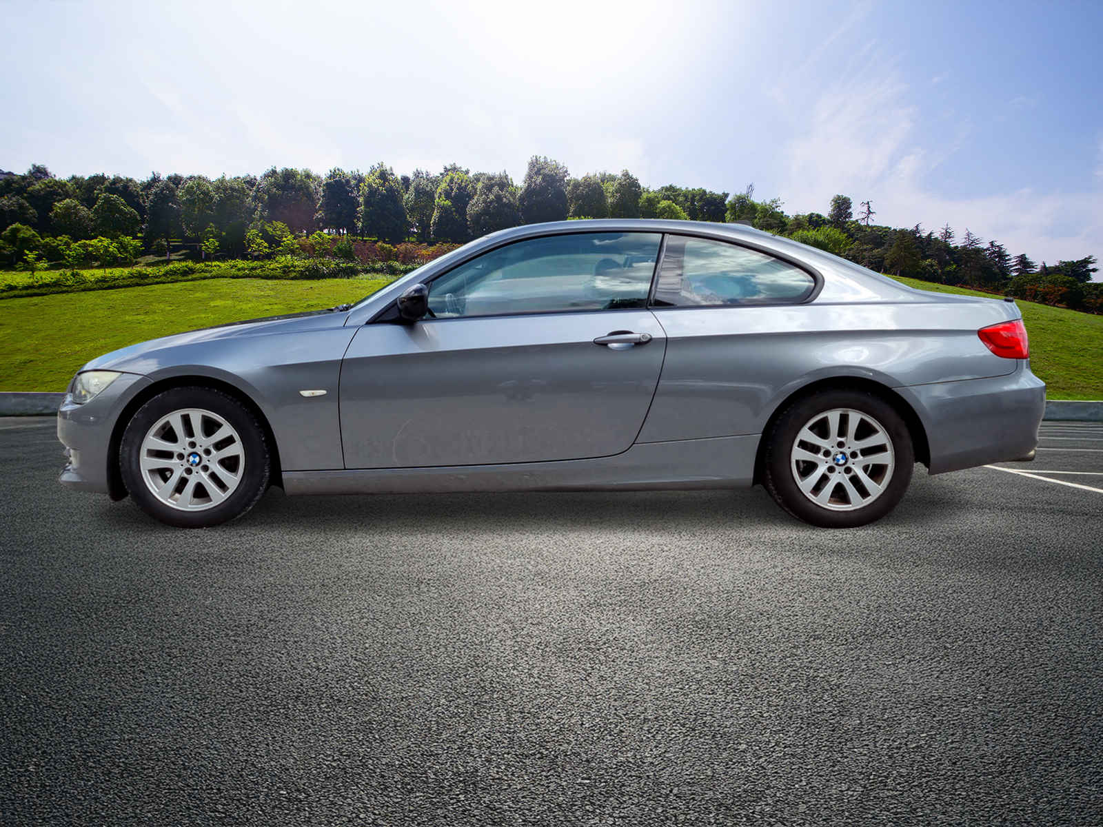 BMW 320i Coupé-image-1
