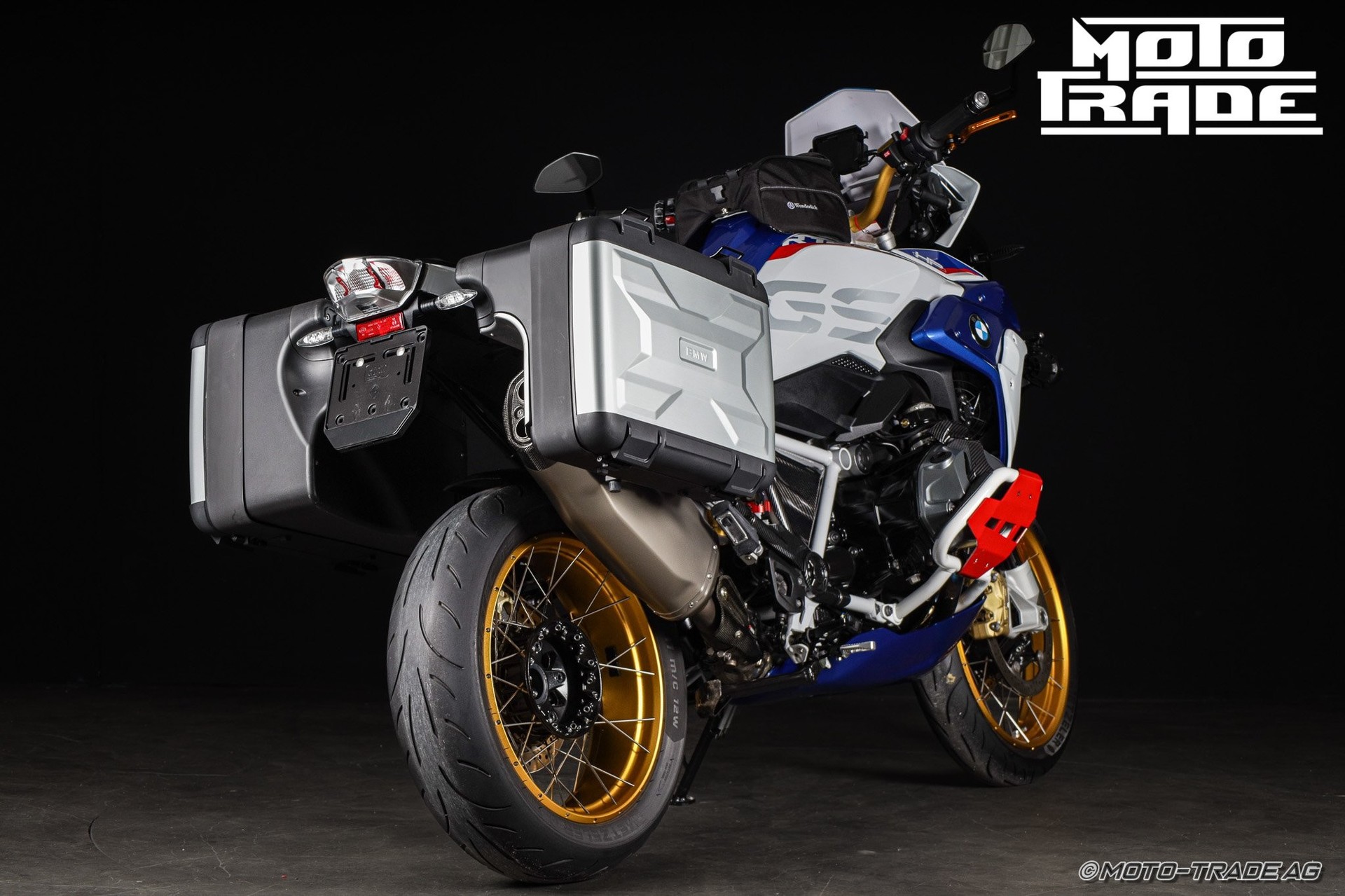 BMW R 1250 GS ABS HP4 DESIGN AKRAPOVIC-showroom-element-2