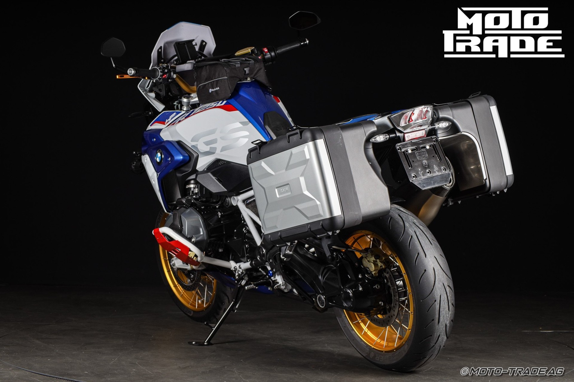 BMW R 1250 GS ABS HP4 DESIGN AKRAPOVIC-showroom-element-3