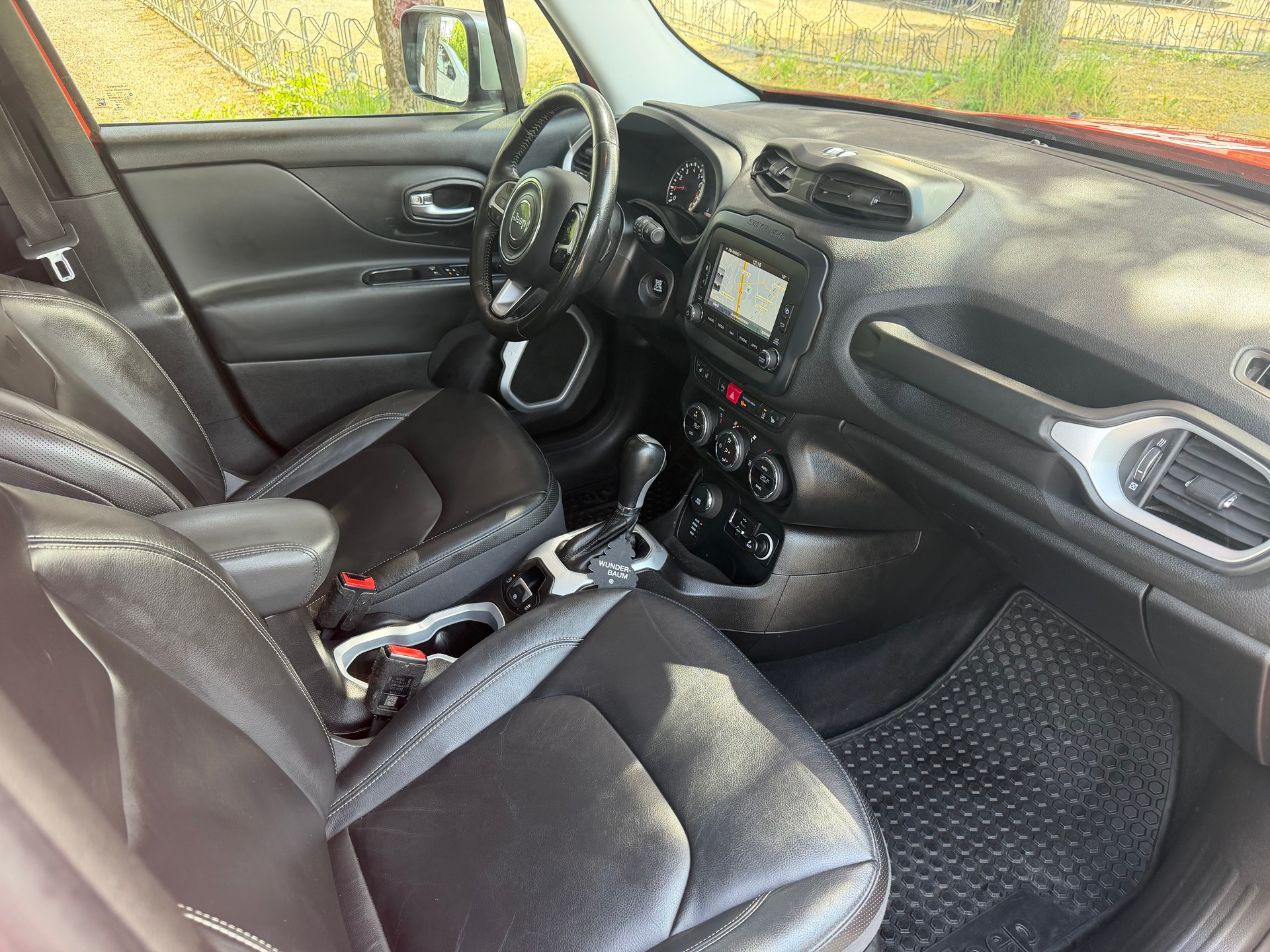 JEEP Renegade 1.4 Turbo Limited AWD-image-10