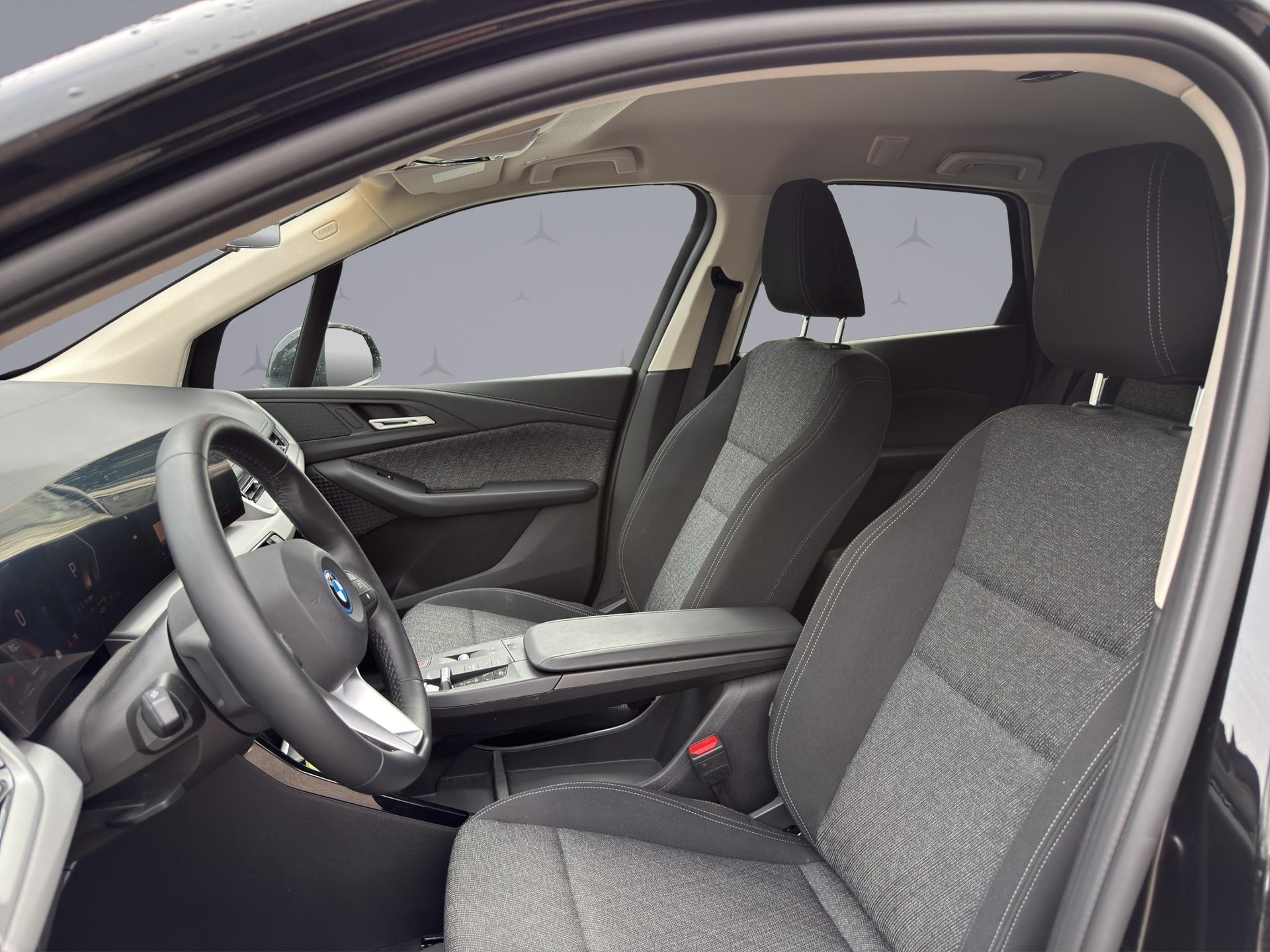 BMW 225e xDrive Active Tourer-image-10