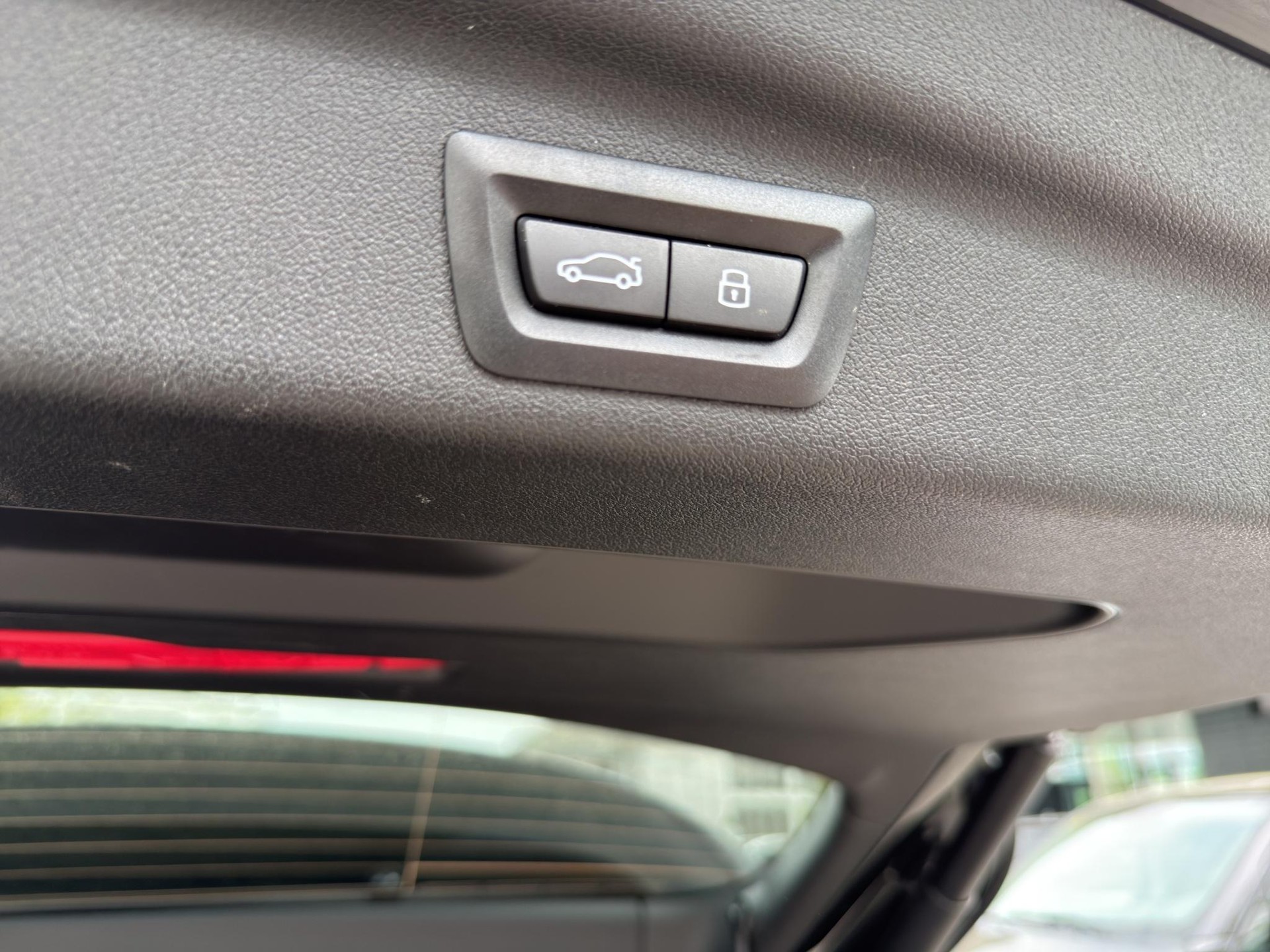 BMW 225e xDrive Active Tourer-image-16