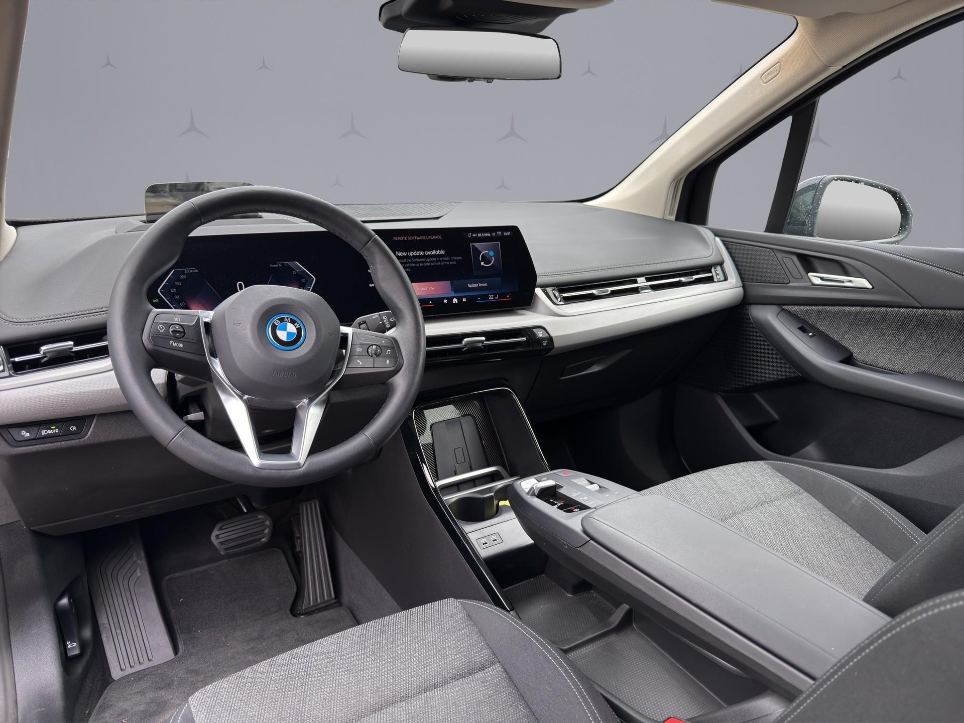 BMW 225e xDrive Active Tourer-image-14
