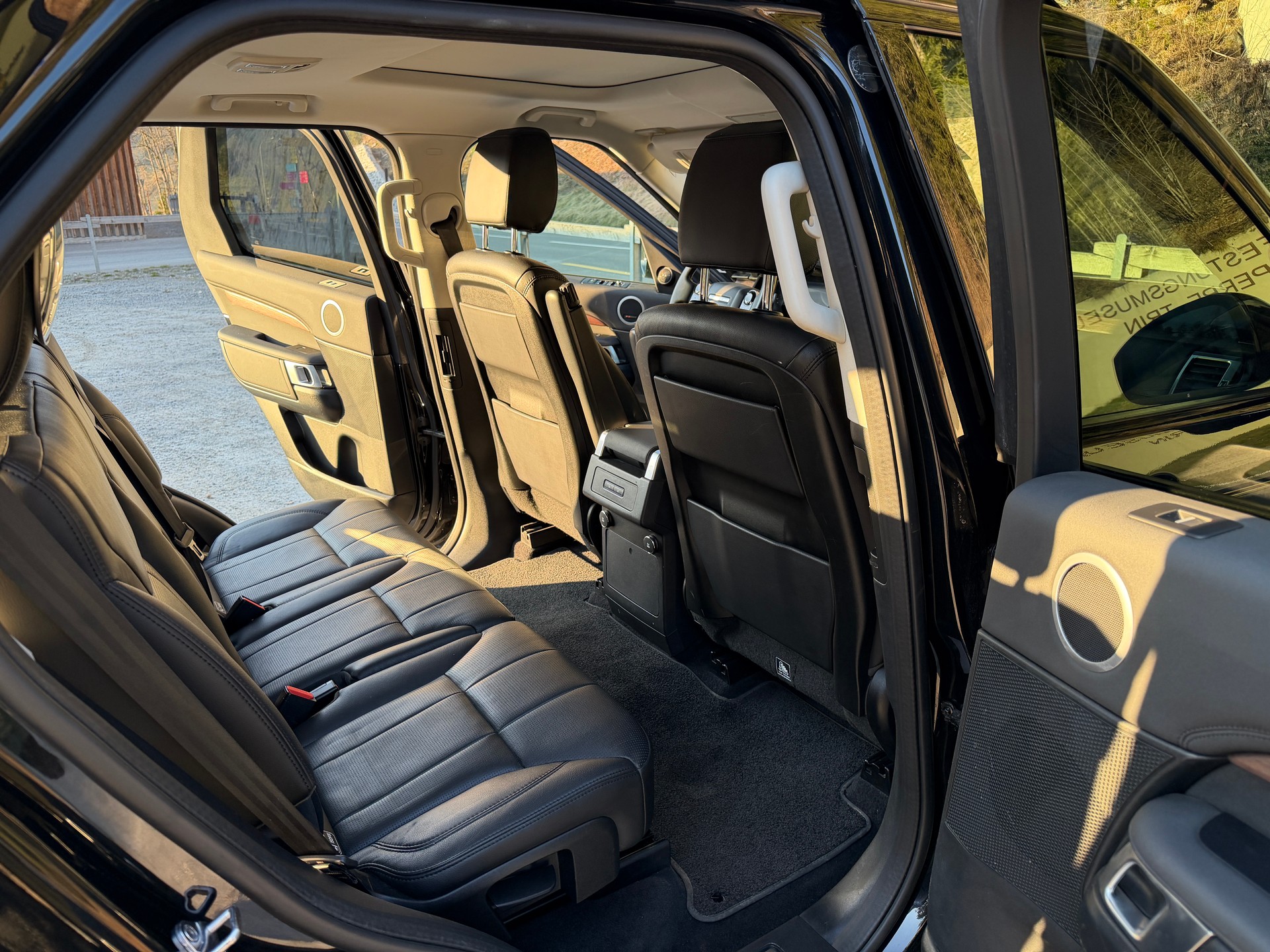 LAND ROVER 3.0 SDV6 HSE-image-4