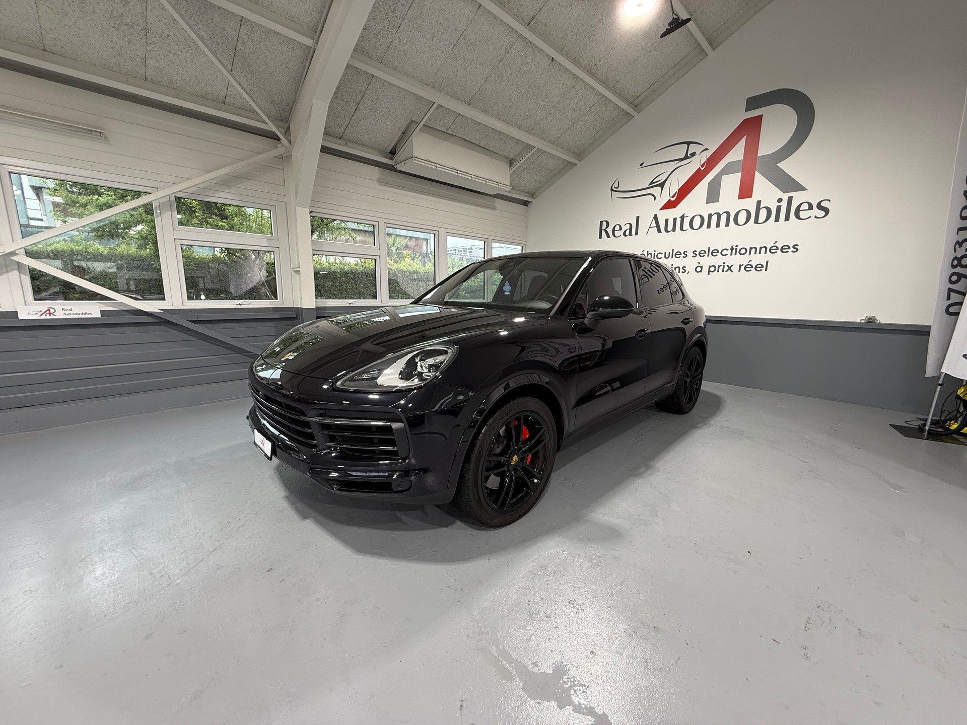 PORSCHE Cayenne S Fullblack