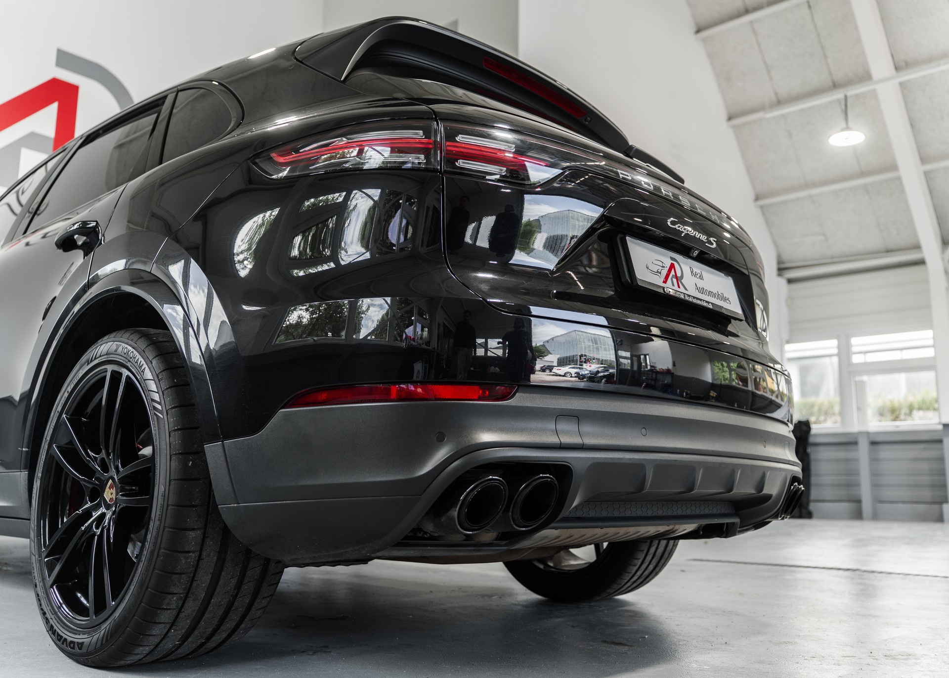 PORSCHE Cayenne S Fullblack-image-11