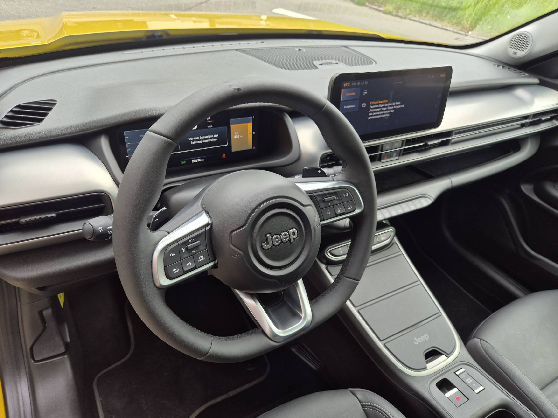 JEEP Avenger 1.2 MHEV Summit & Sky-image-8