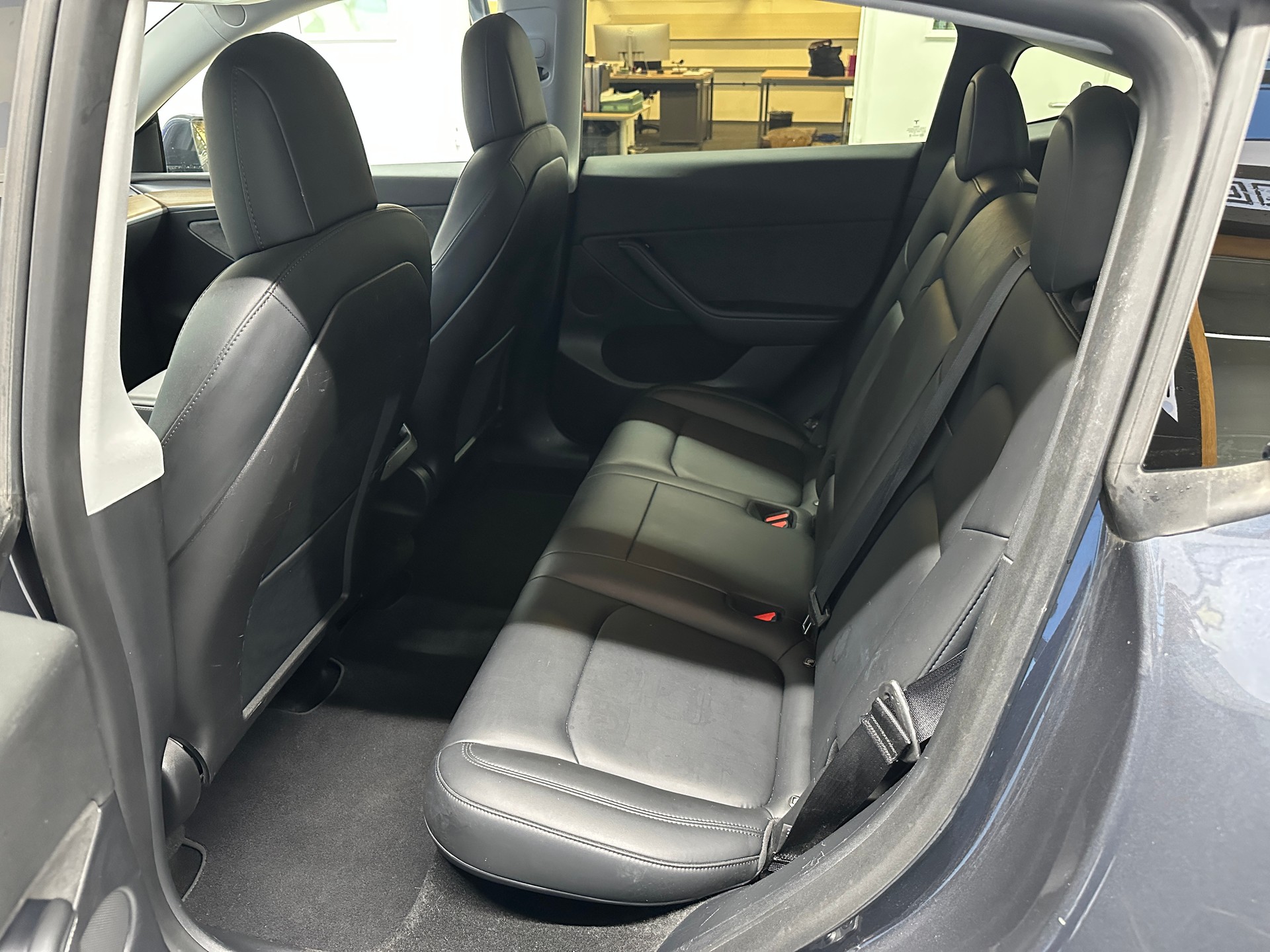 TESLA Model Y Long Range-image-7