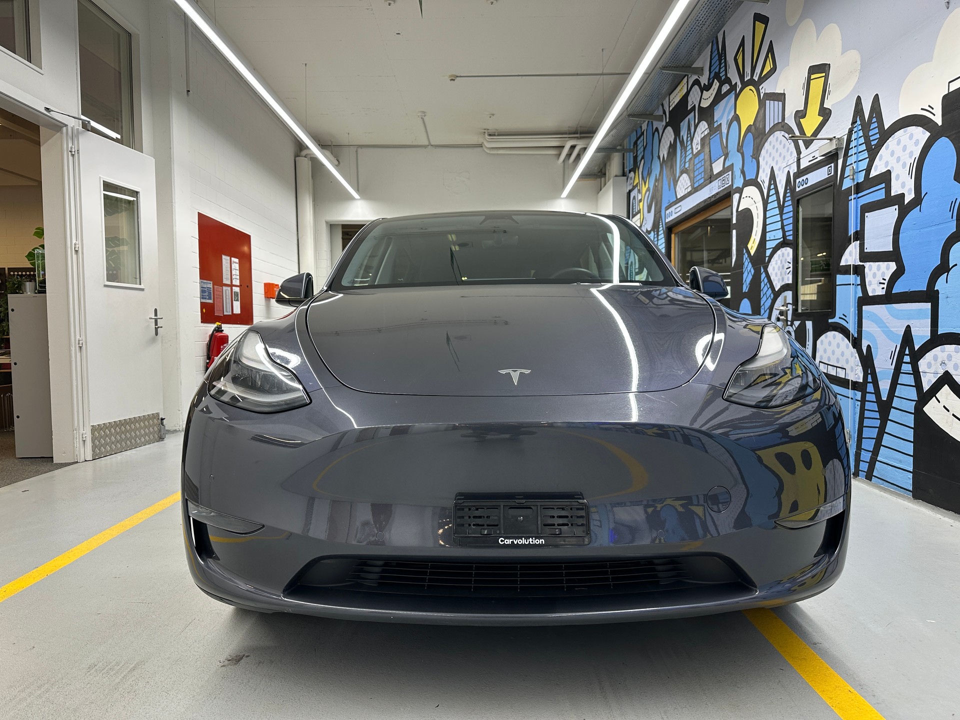 TESLA Model Y Long Range-image-1