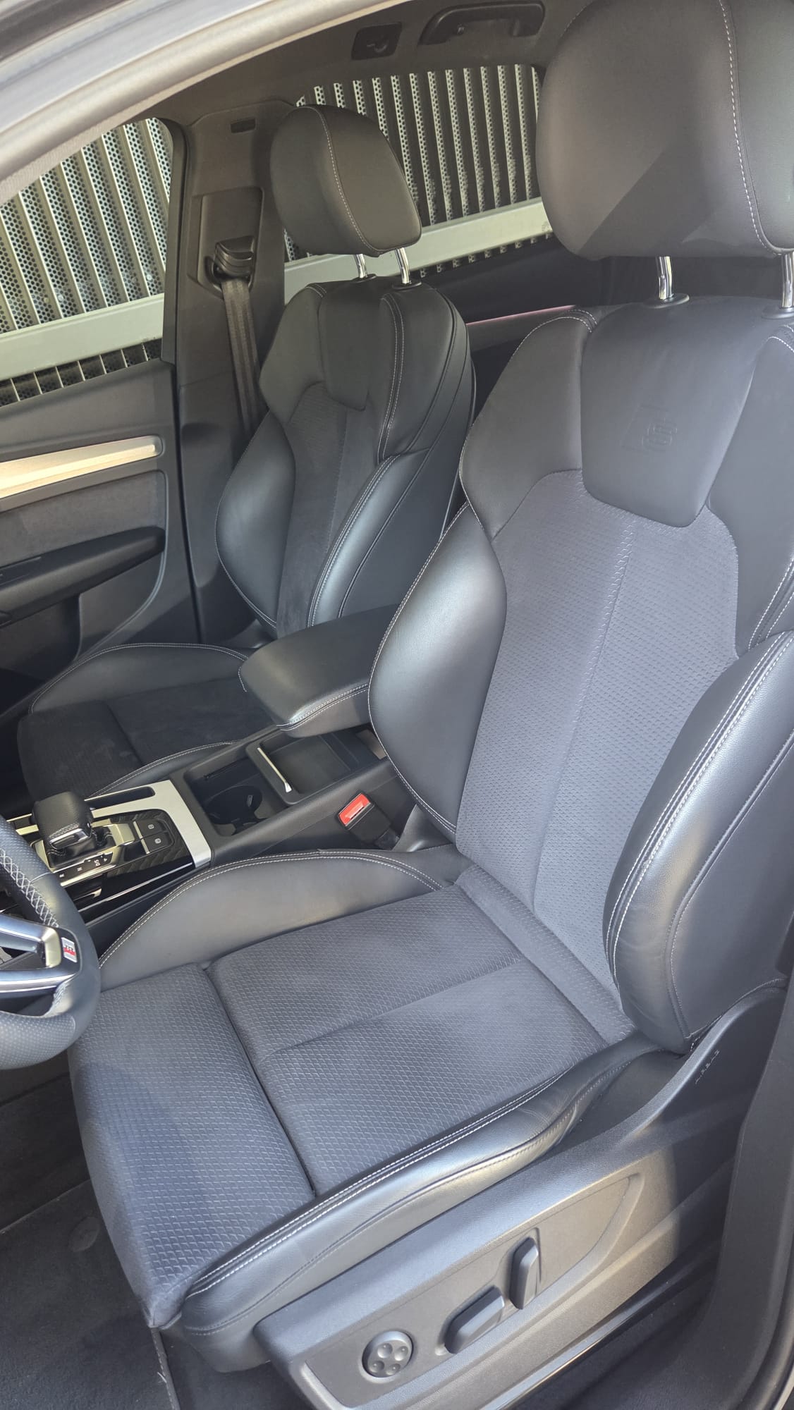 AUDI Q5 40 TDI S-line quattro S-tronic-image-6