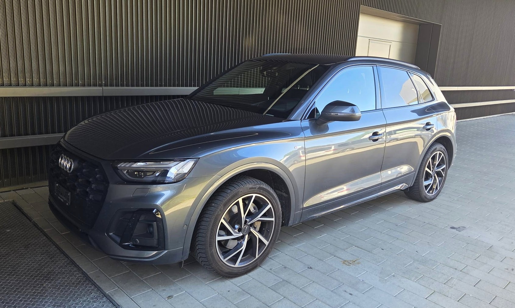 AUDI Q5 40 TDI S-line quattro S-tronic-image-2