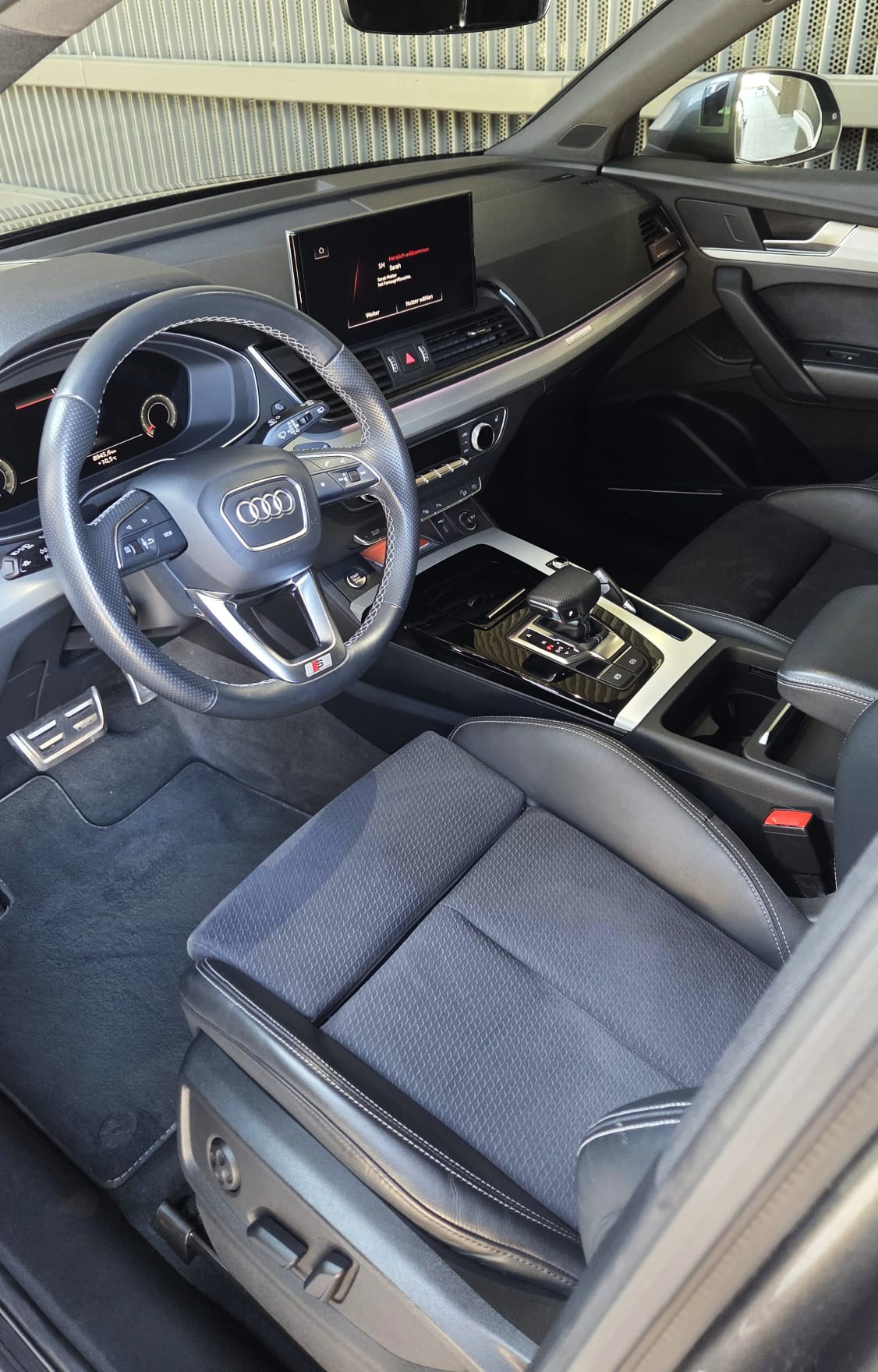 AUDI Q5 40 TDI S-line quattro S-tronic-image-5