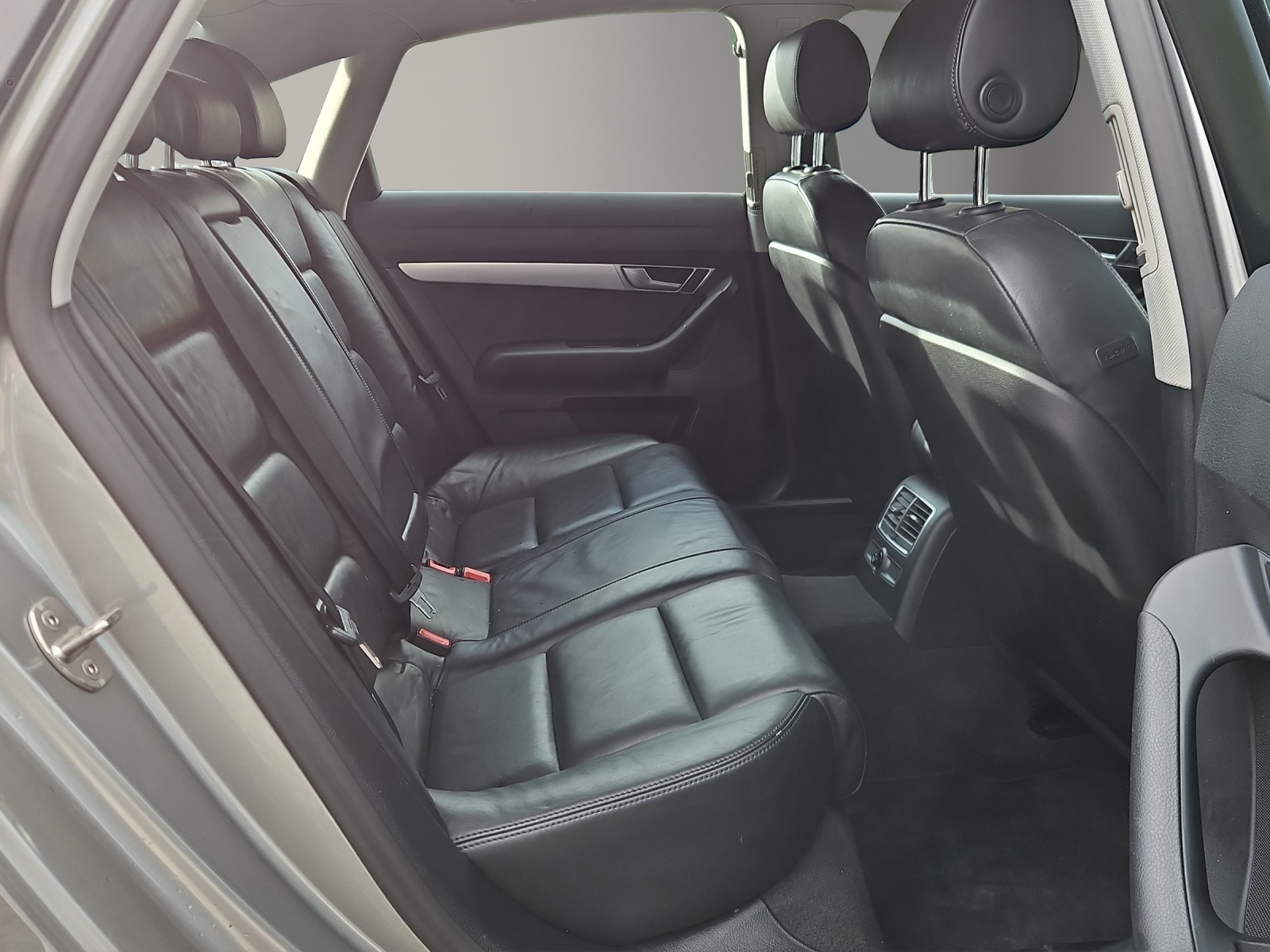AUDI A6 Limousine 2.4 V6-image-14